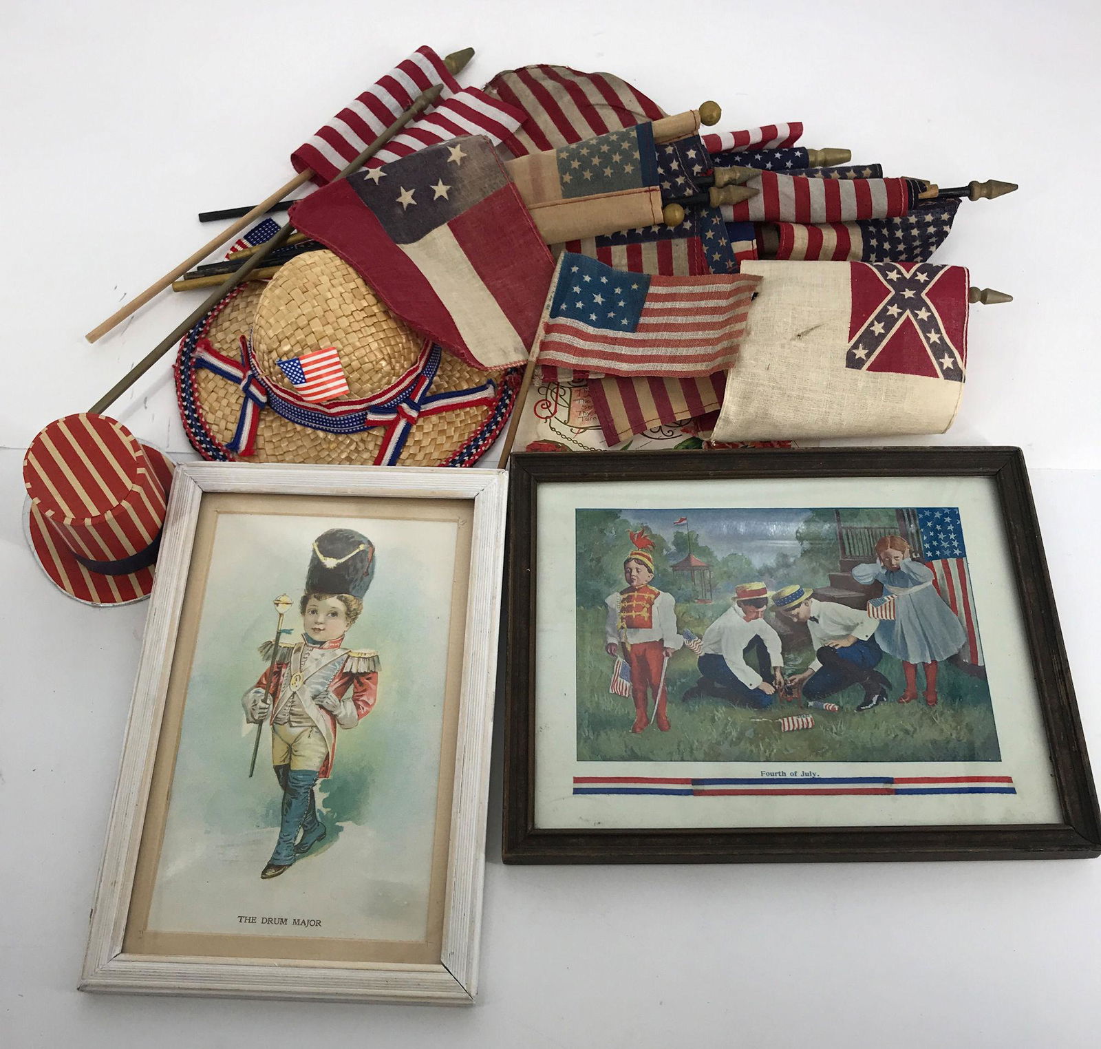 BOX LOT OF SMALL AMERICAN FLAGS ON WOODEN AND PLASTIC (1 of 1)