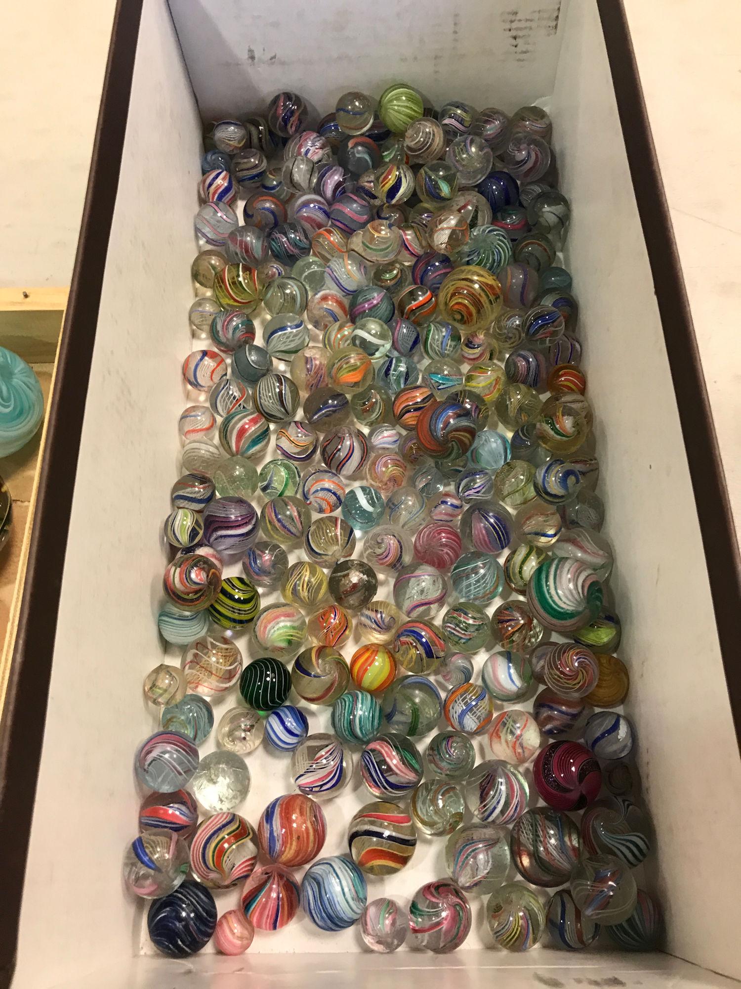 BOX LOT SWIRLED MARBLES, THE LARGEST MEASURING 1". (1 of 1)