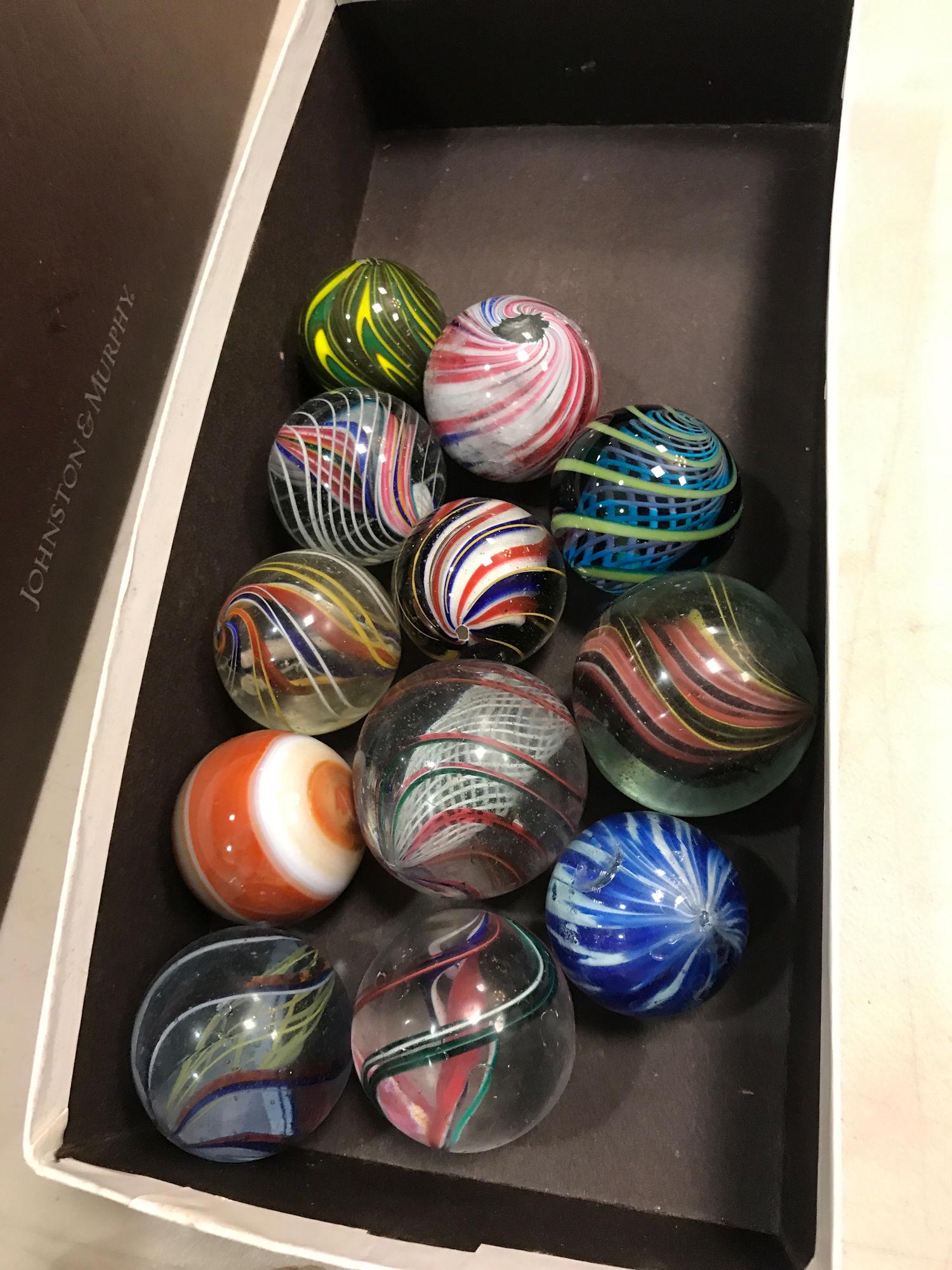 BOX LOT 12 SWIRLED MARBLES, MEASURING FROM 1Â½"-1Â¾". (1 of 1)