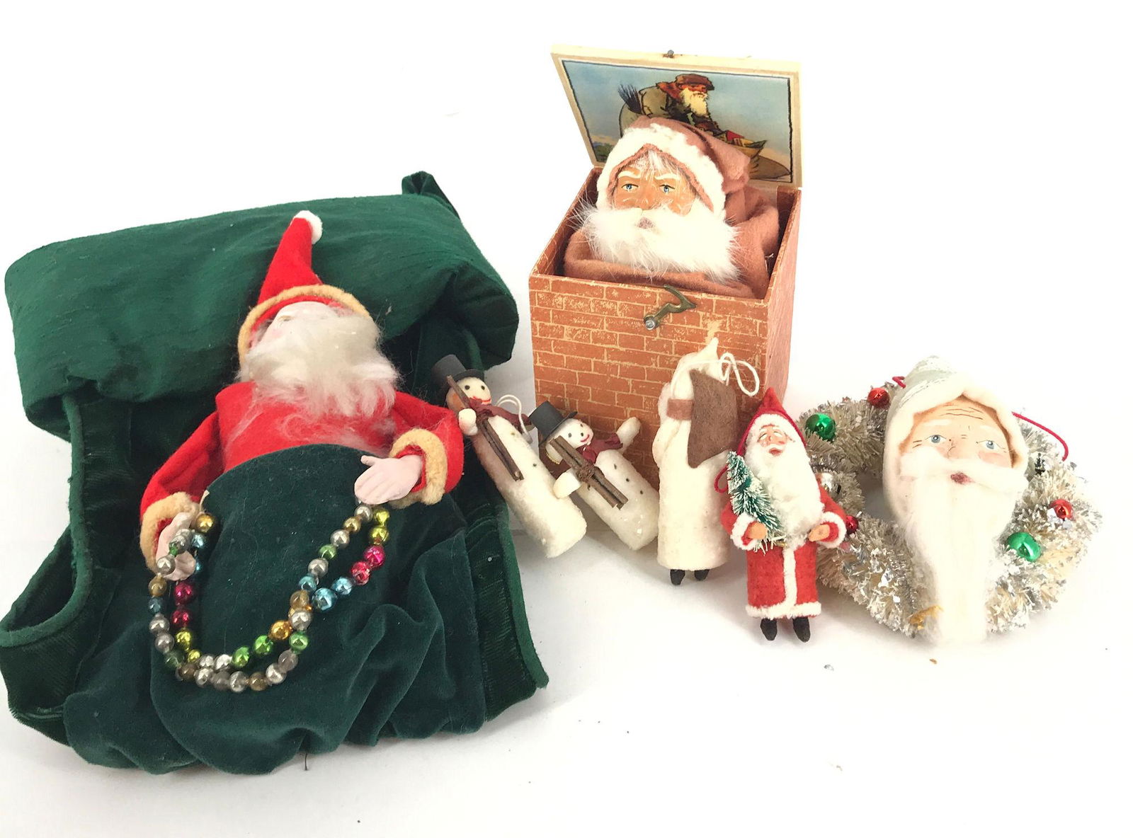 BOX LOT VINTAGE STYLE CHRISTMAS DECOR INCLUDING NOISE (1 of 3)