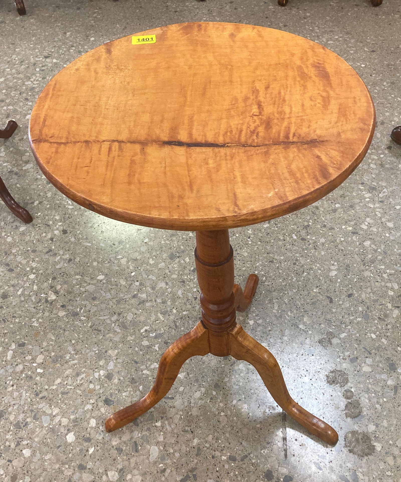 CURLY MAPLE ROUND TRIPOD BASE CANDLE STAND (1 of 1)