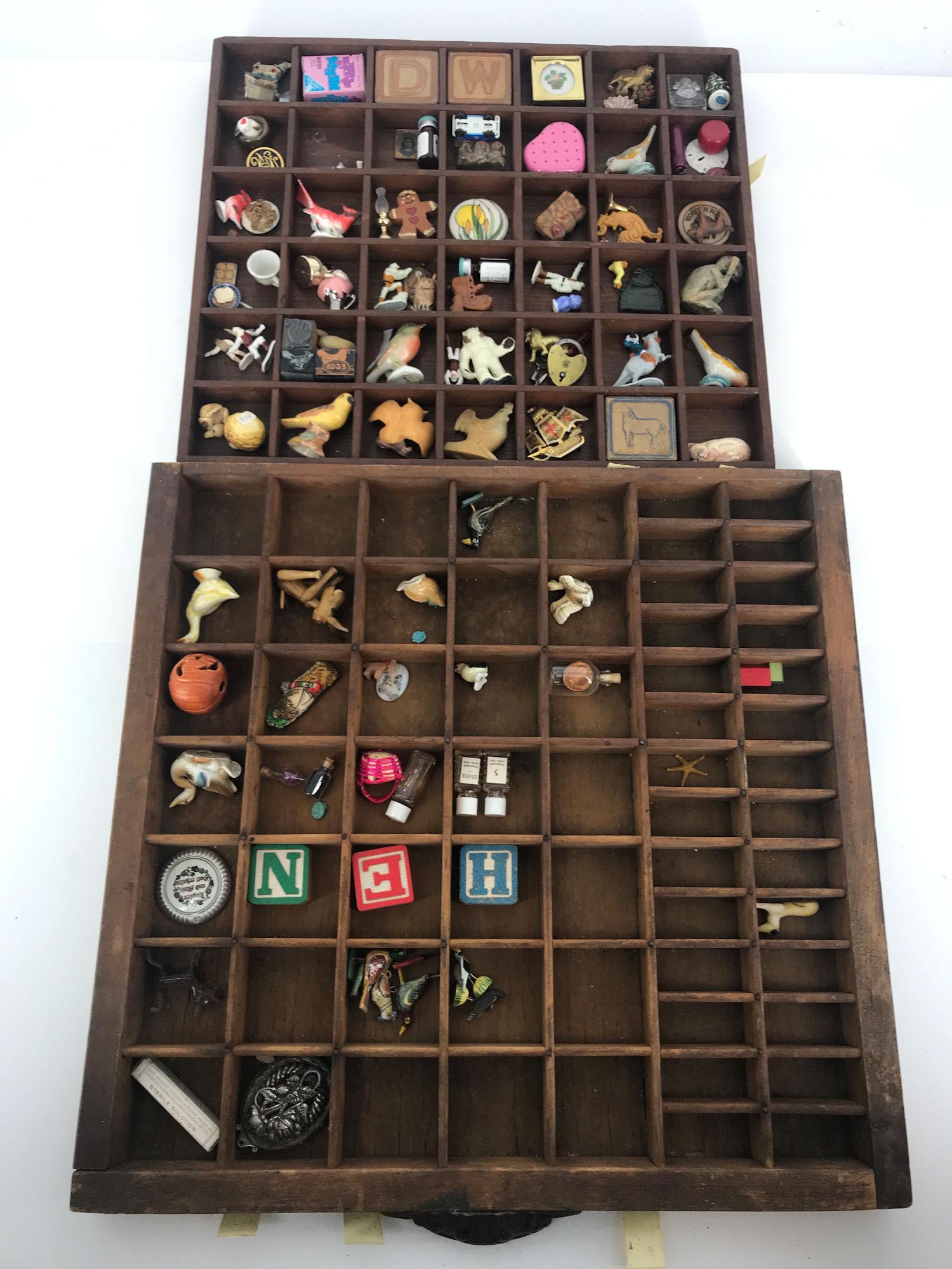 BOX LOT TWO PRINT TRAYS WITH MINIATURE FIGURINES. (1 of 2)