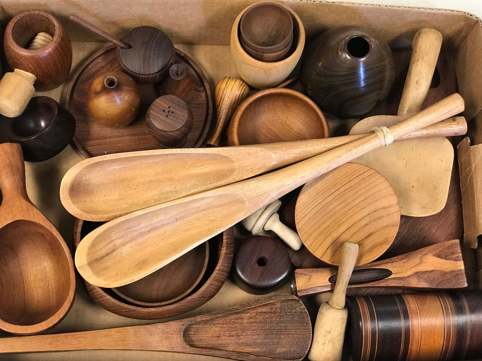 BOX LOT WOODEN ITEMS INCLUDING DANSK 15" SALAD SERVERS, (1 of 4)