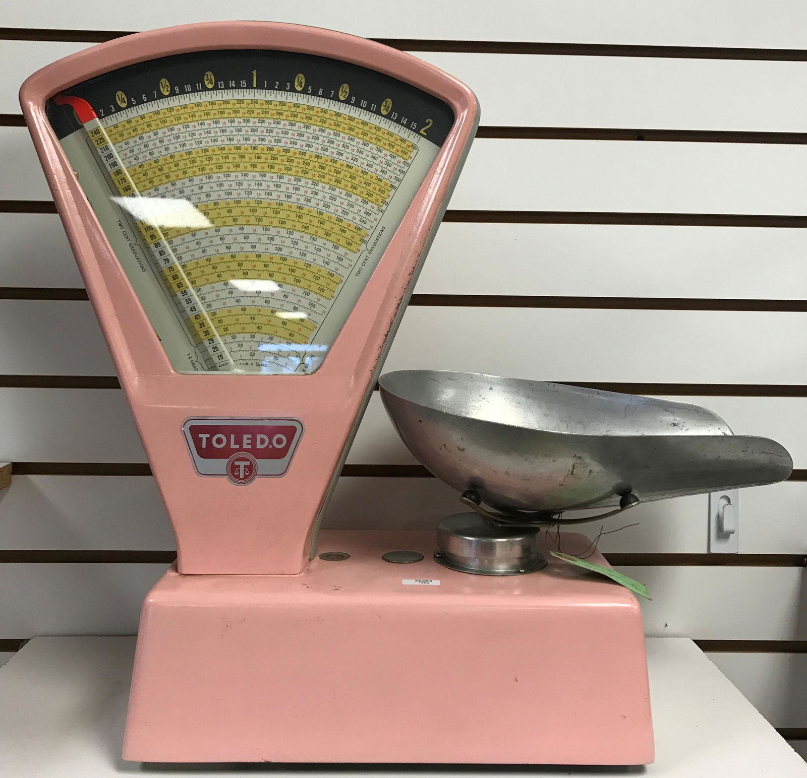 TOLEDO PINK CAST IRON SCALE WITH LARGE SCOOPER 19"TALL (1 of 1)