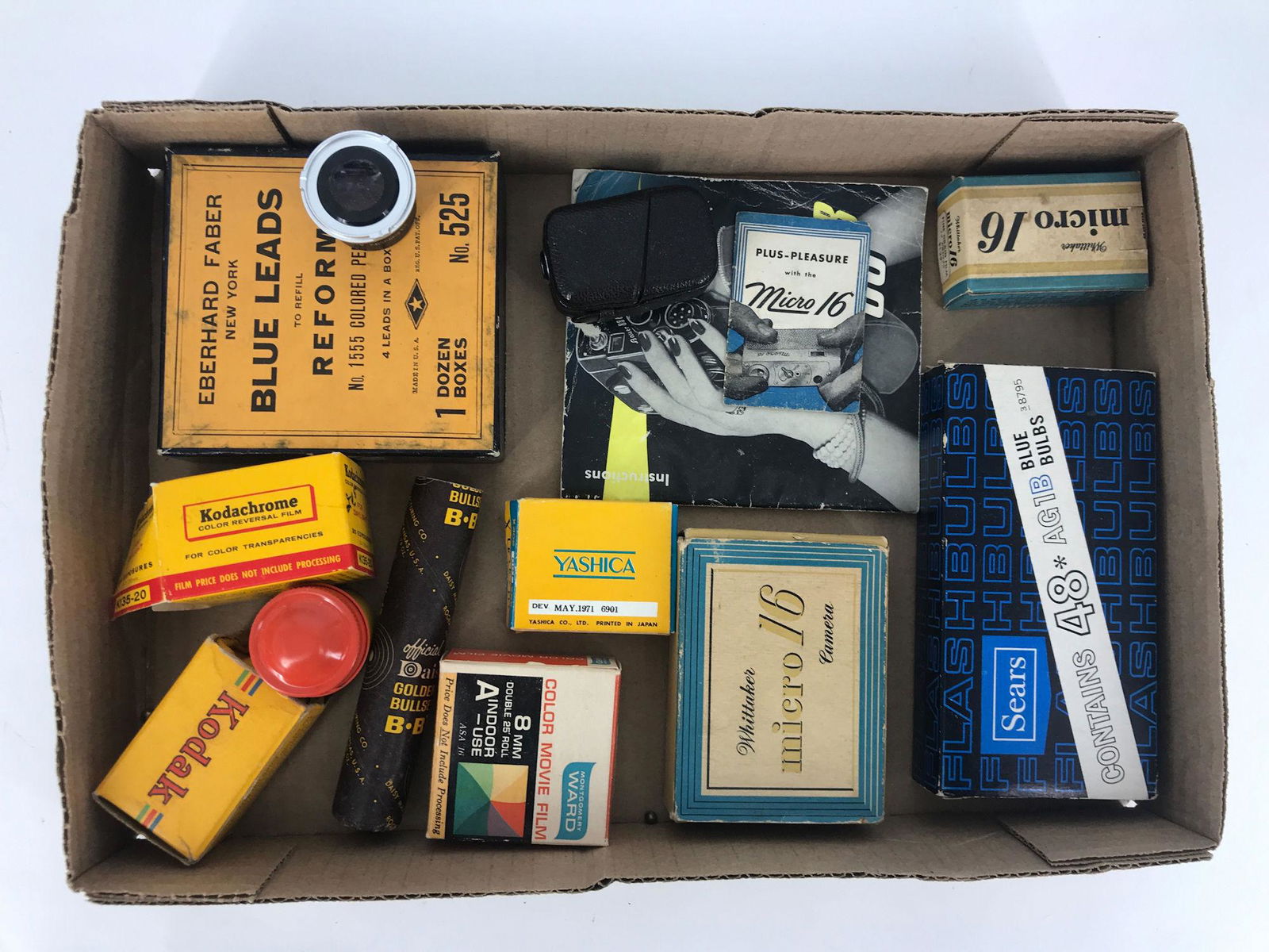 BOX LOT VINTAGE CAMERA ITEMS INCLUDING FLASHBULBS AND (1 of 1)