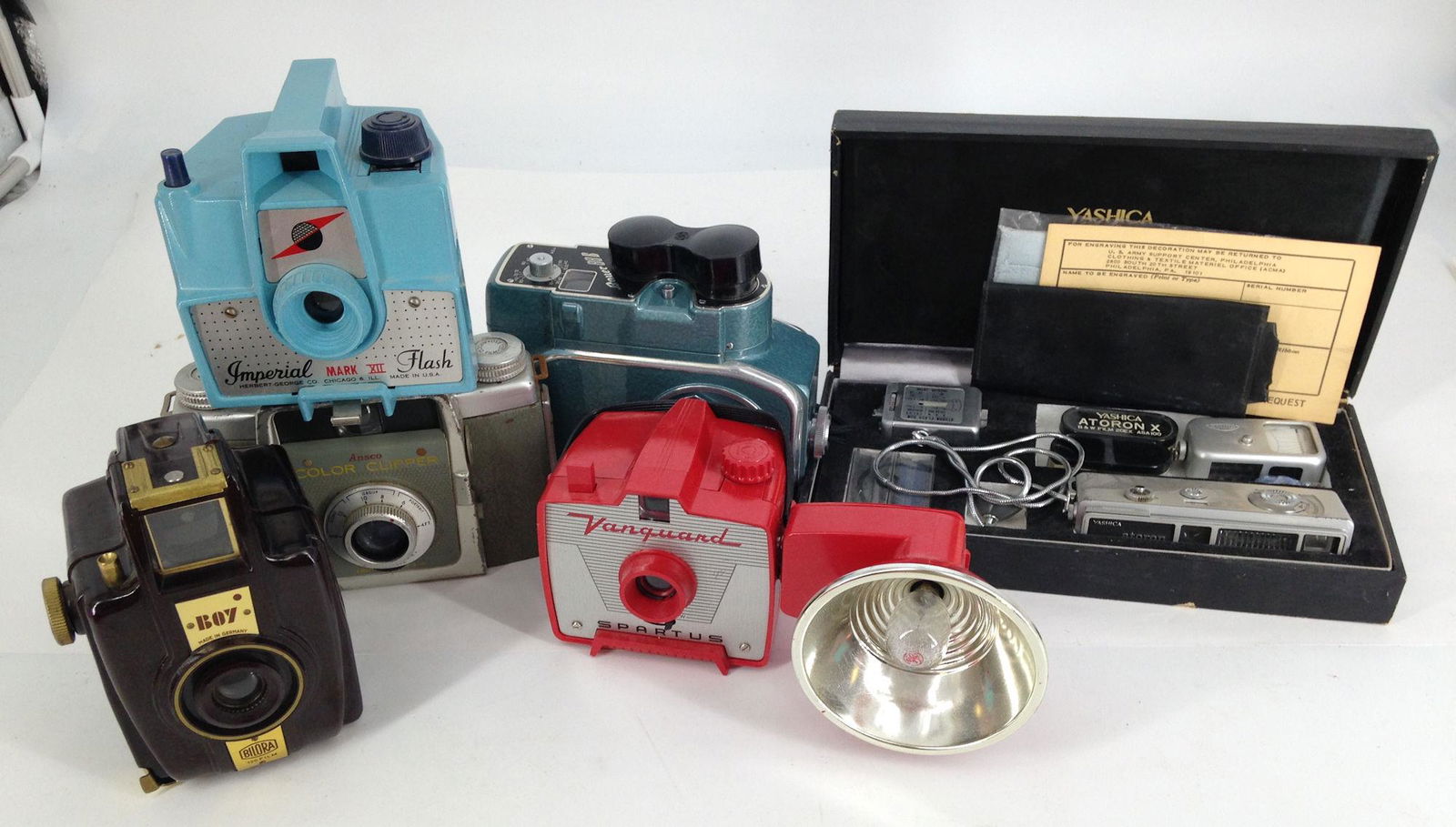 BOX LOT VINTAGE CAMERAS INCLUDING ANSCO COLOR CLIPPER, (1 of 1)