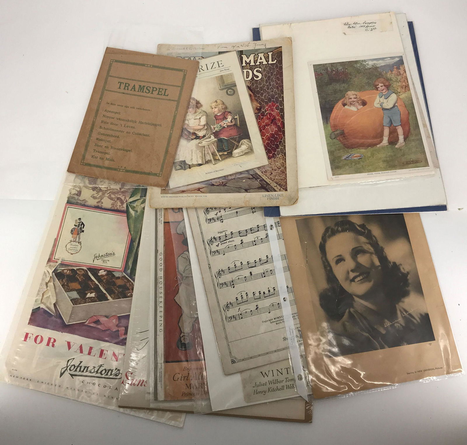 BOX LOT VINTAGE EPHEMERA INCLUDING MAGAZINES, (1 of 1)