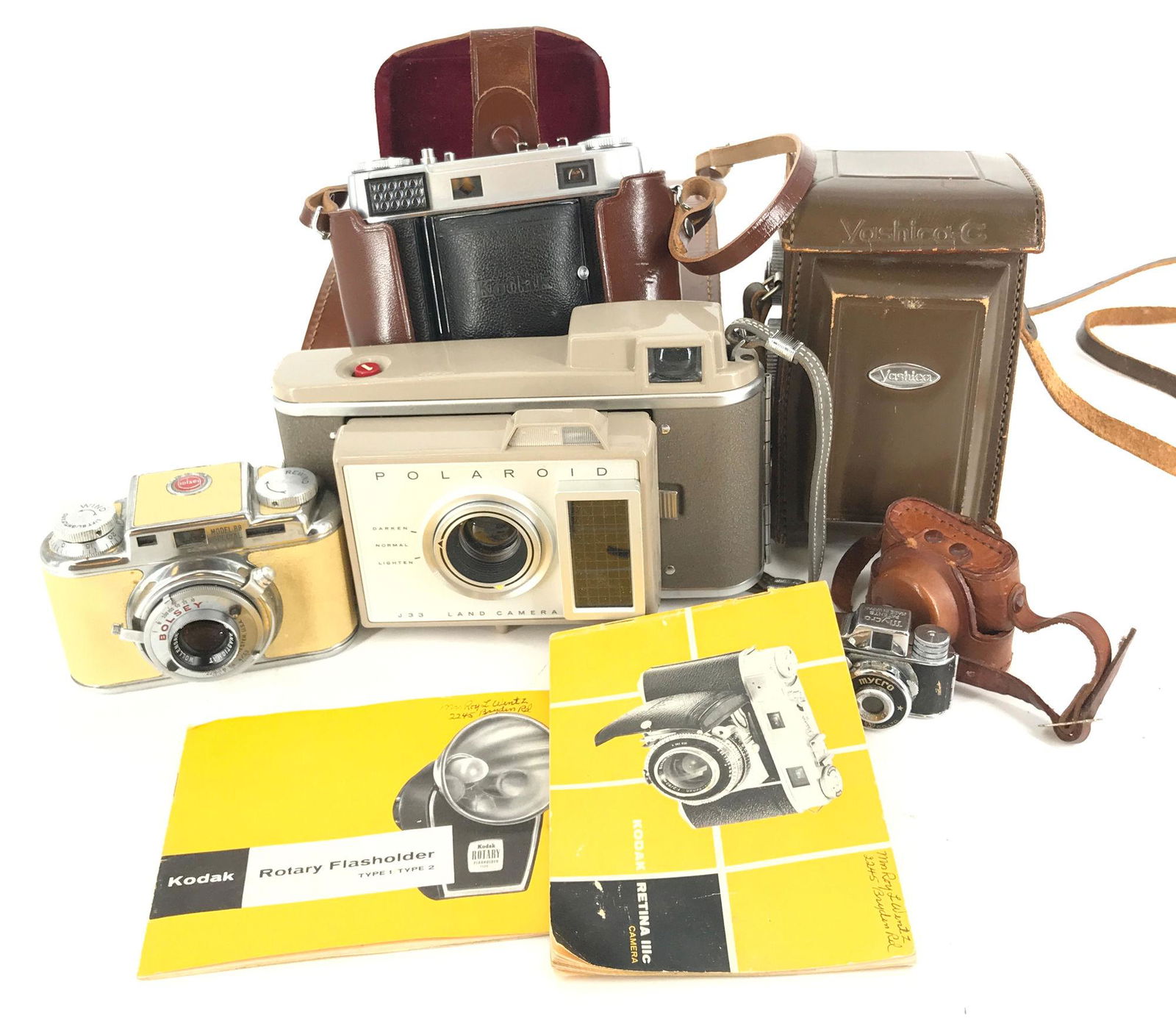 BOX LOT VINTAGE CAMERAS INCLUDING A GERMAN MADE RETINA (1 of 1)