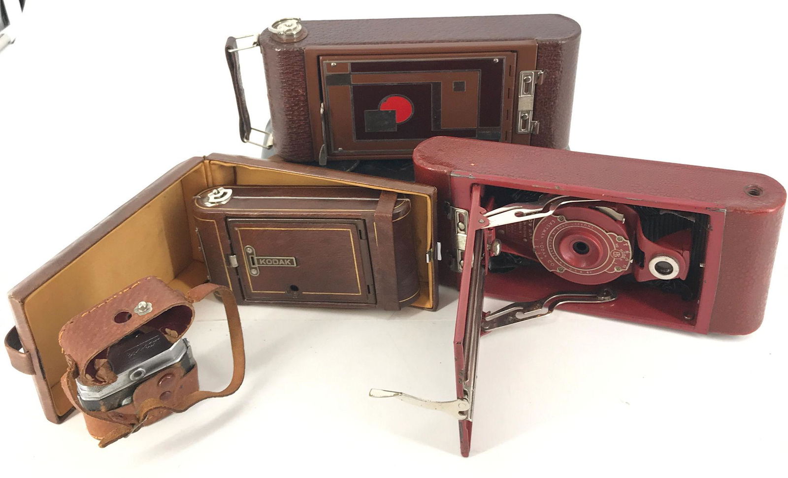 BOX LOT VINTAGE CAMERAS INCLUDING A VANITY KODAK IN (1 of 1)