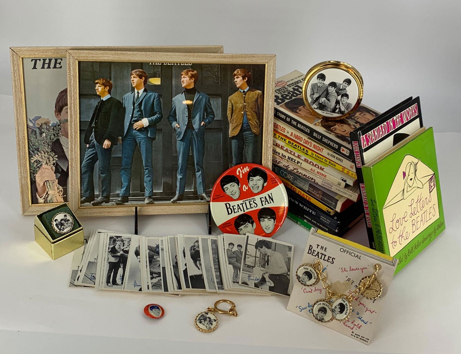BOX LOT BEATLES COLLECTIBLES INCLUDING BOOKS, PICTURES, (1 of 1)