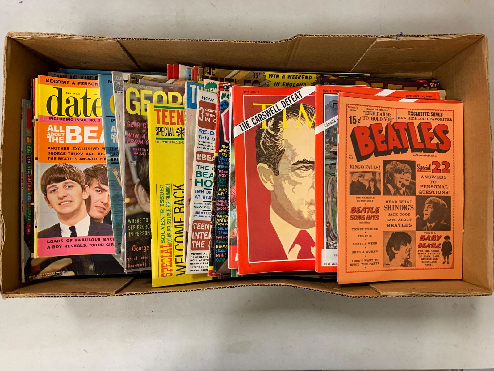 LARGE BOX LOT BEATLES COLLECTIBLE MAGAZINES FROM THE (1 of 1)