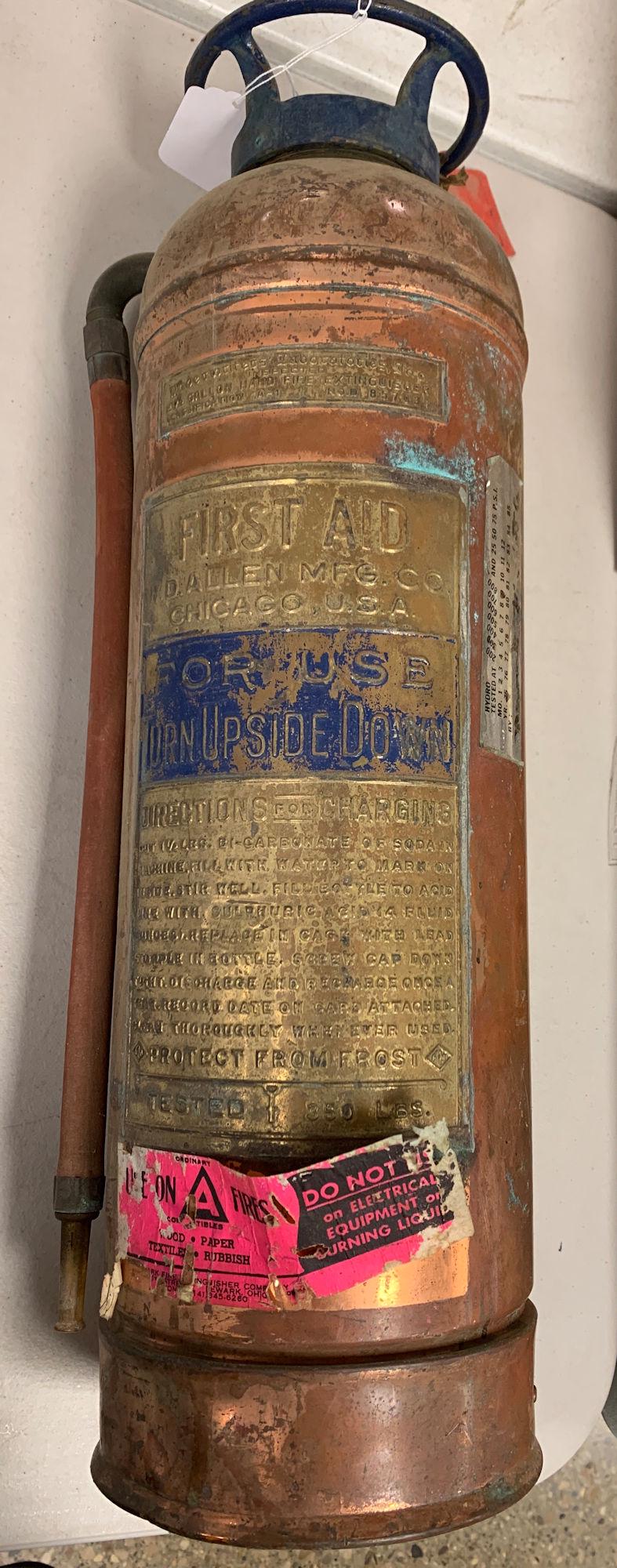 2Â½ GALLON VINTAGE COPPER HAND FIRE EXTINGUISHER. (1 of 1)