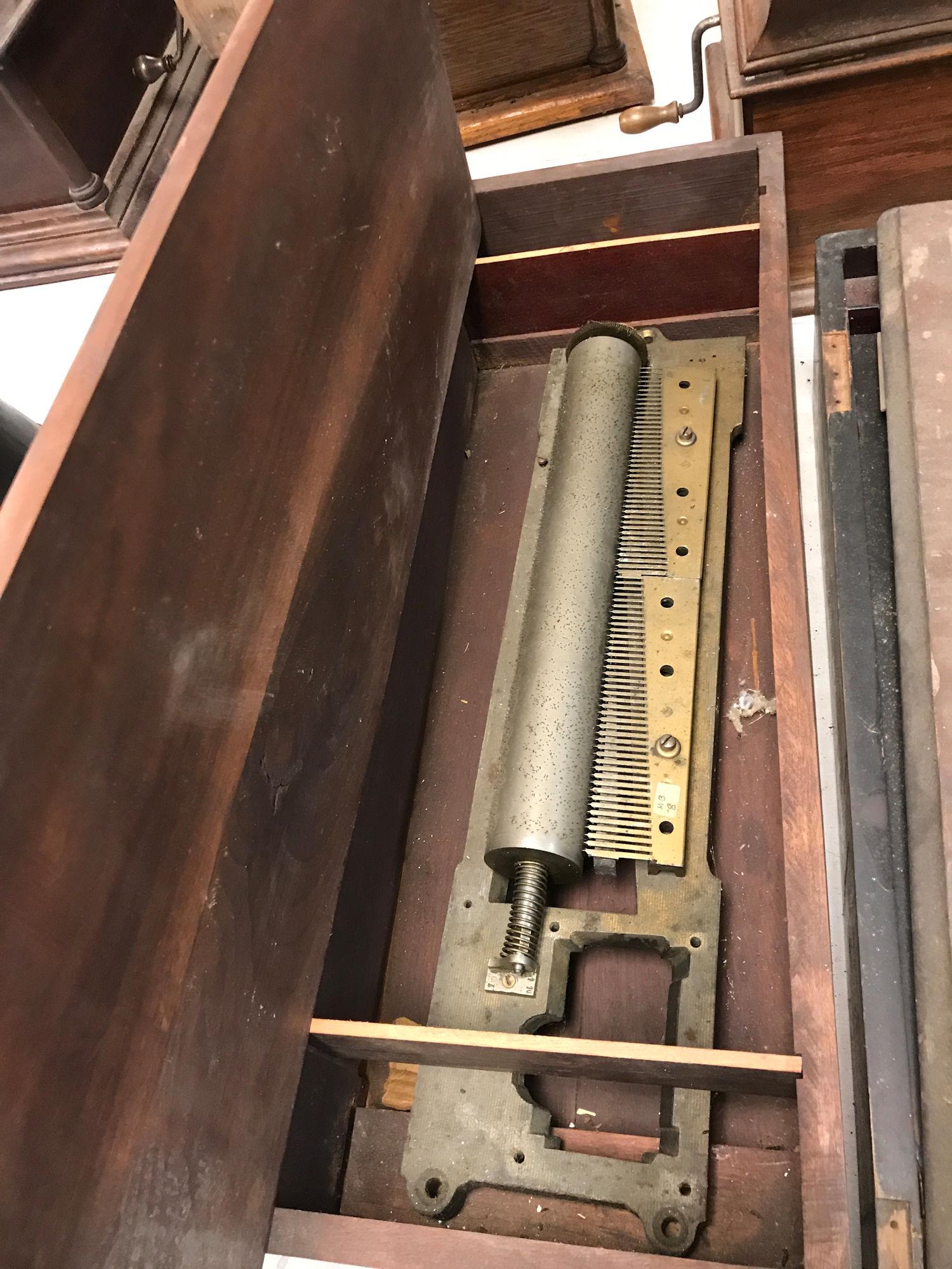 15" CYLINDER MUSIC BOX IN WOODEN CASE; PARTS MISSING. (1 of 1)