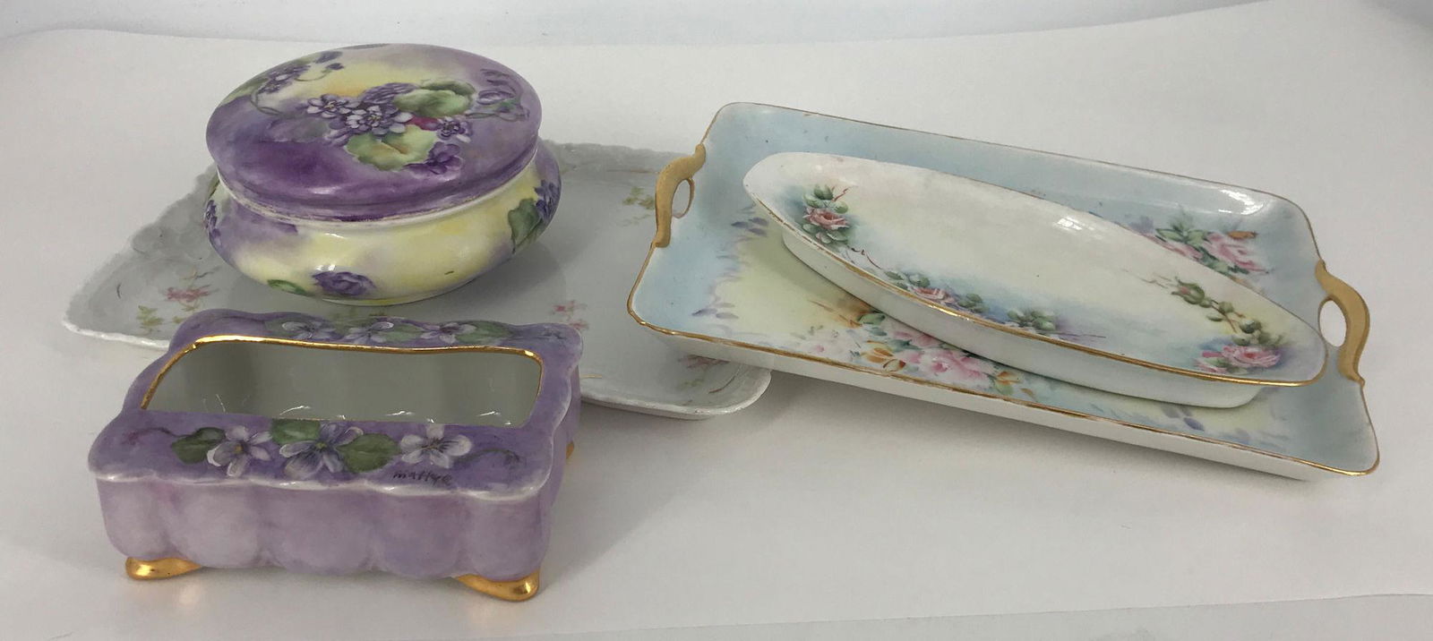BOX LOT CHINA POWDER ROOM DISHES INCLUDING A 5" (1 of 1)