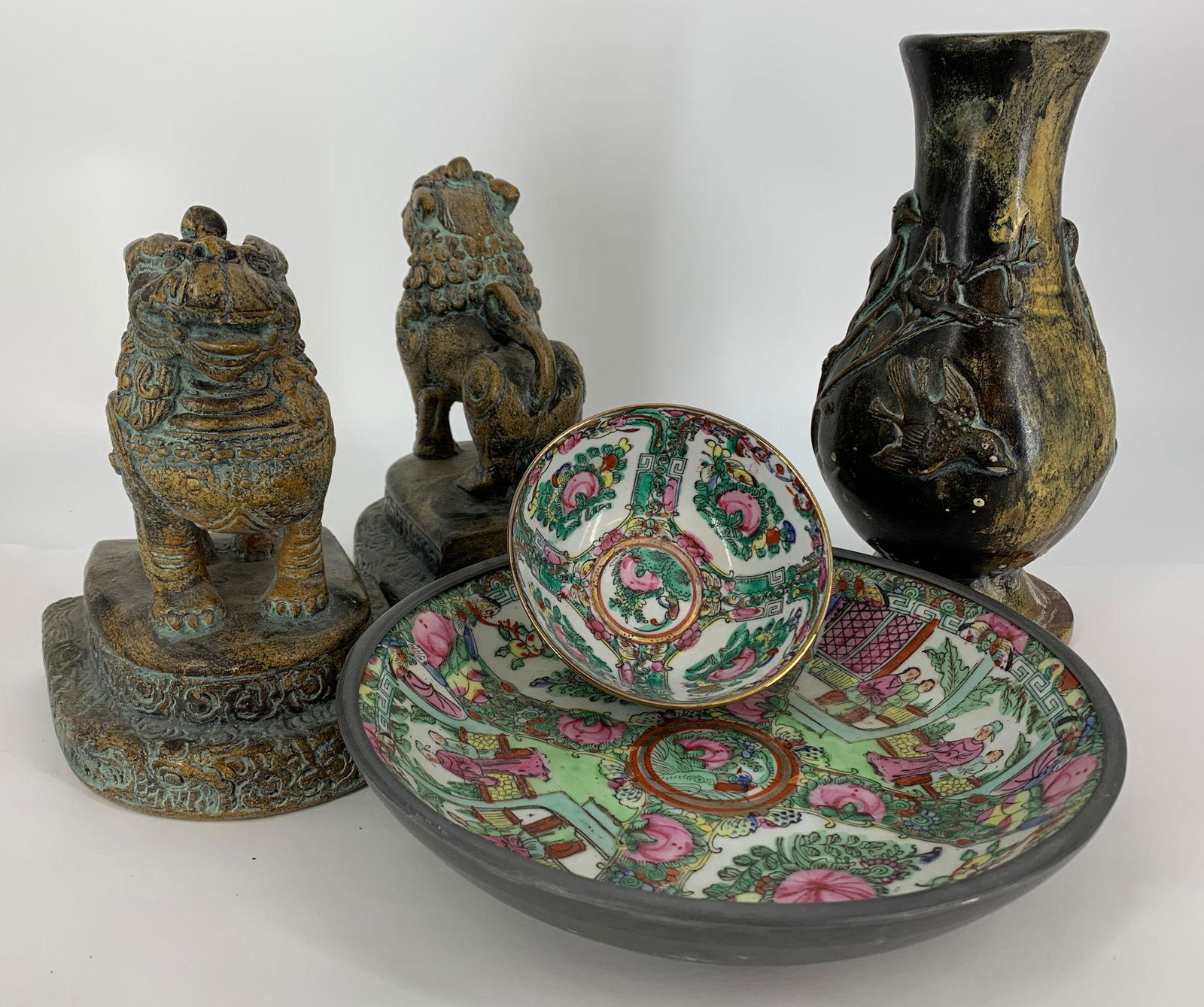 BOX LOT ASIAN DECOR INCLUDING 8" TALL FOO DOG BOOKENDS, (1 of 3)