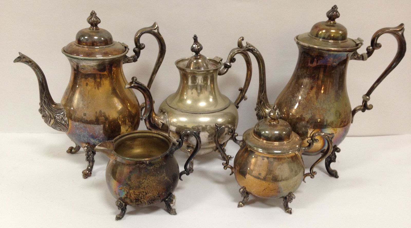 5 PIECE SILVERPLATE TEA AND COFFEE SERVICE (1 of 2)