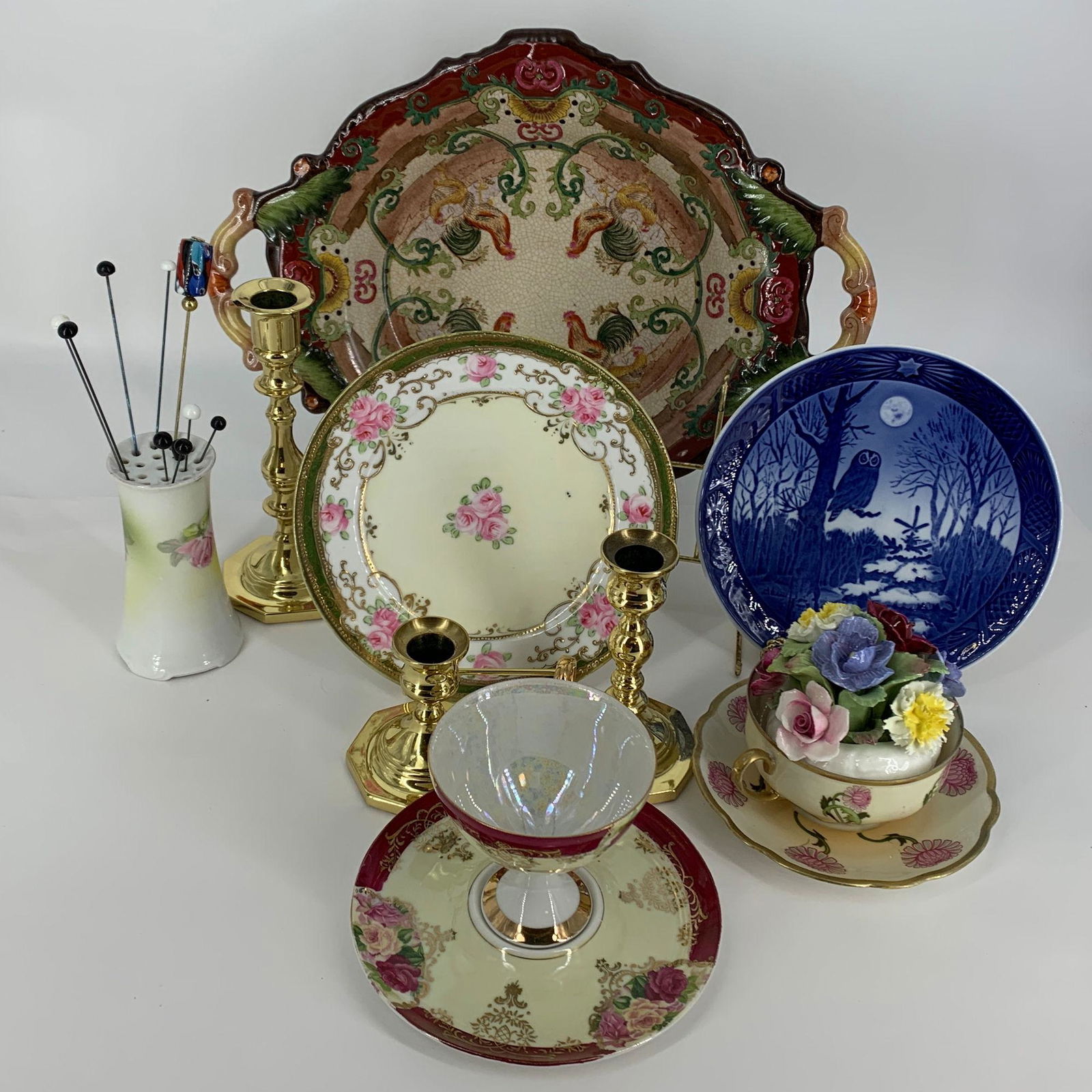 BOX LOT INCLUDING HAT PINS WITH HOLDER, CUPS AND (1 of 6)