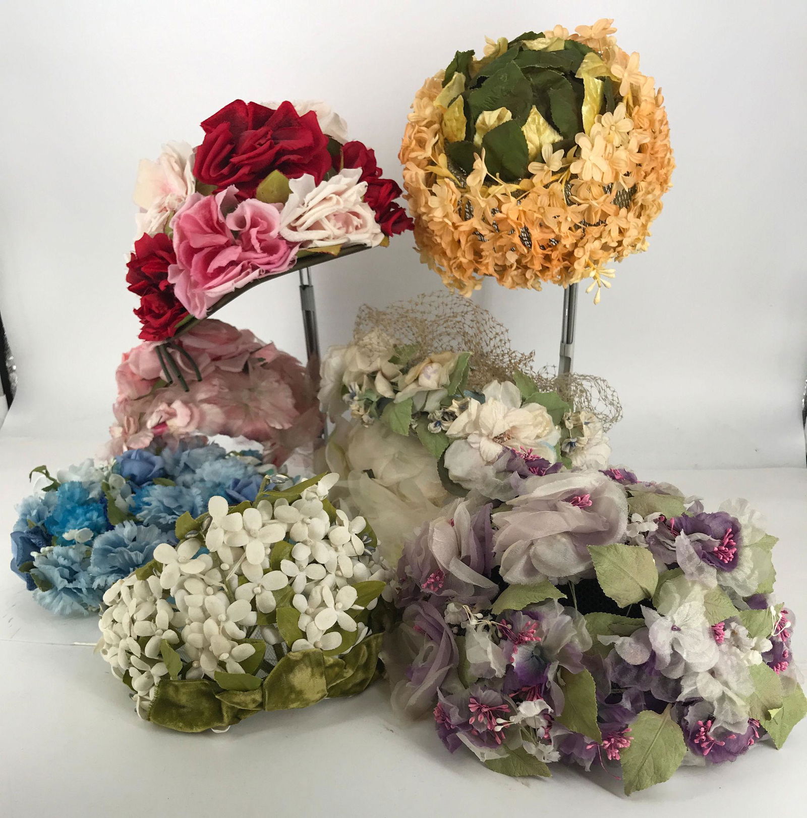 7 VINTAGE LADIES FLORAL HATS INCLUDING A LECIE AND A: 7 VINTAGE LADIES FLORAL HATS INCLUDING A LECIE AND A MR. MILTON FROM LAZARUS (COLUMBUS).