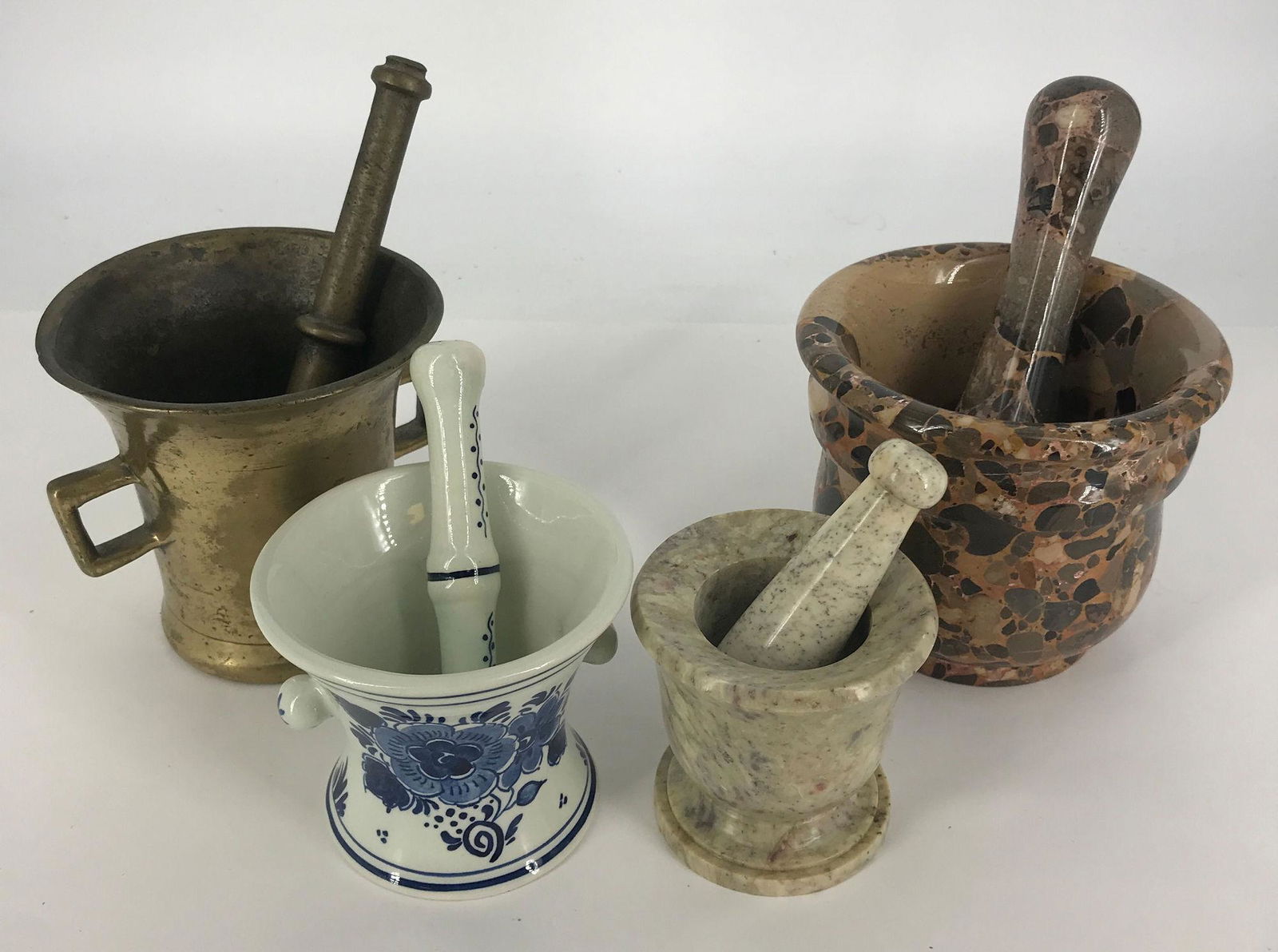 BOX LOT 4 MORTAR AND PESTLES INCLUDING A DELFT, BRASS (1 of 2)