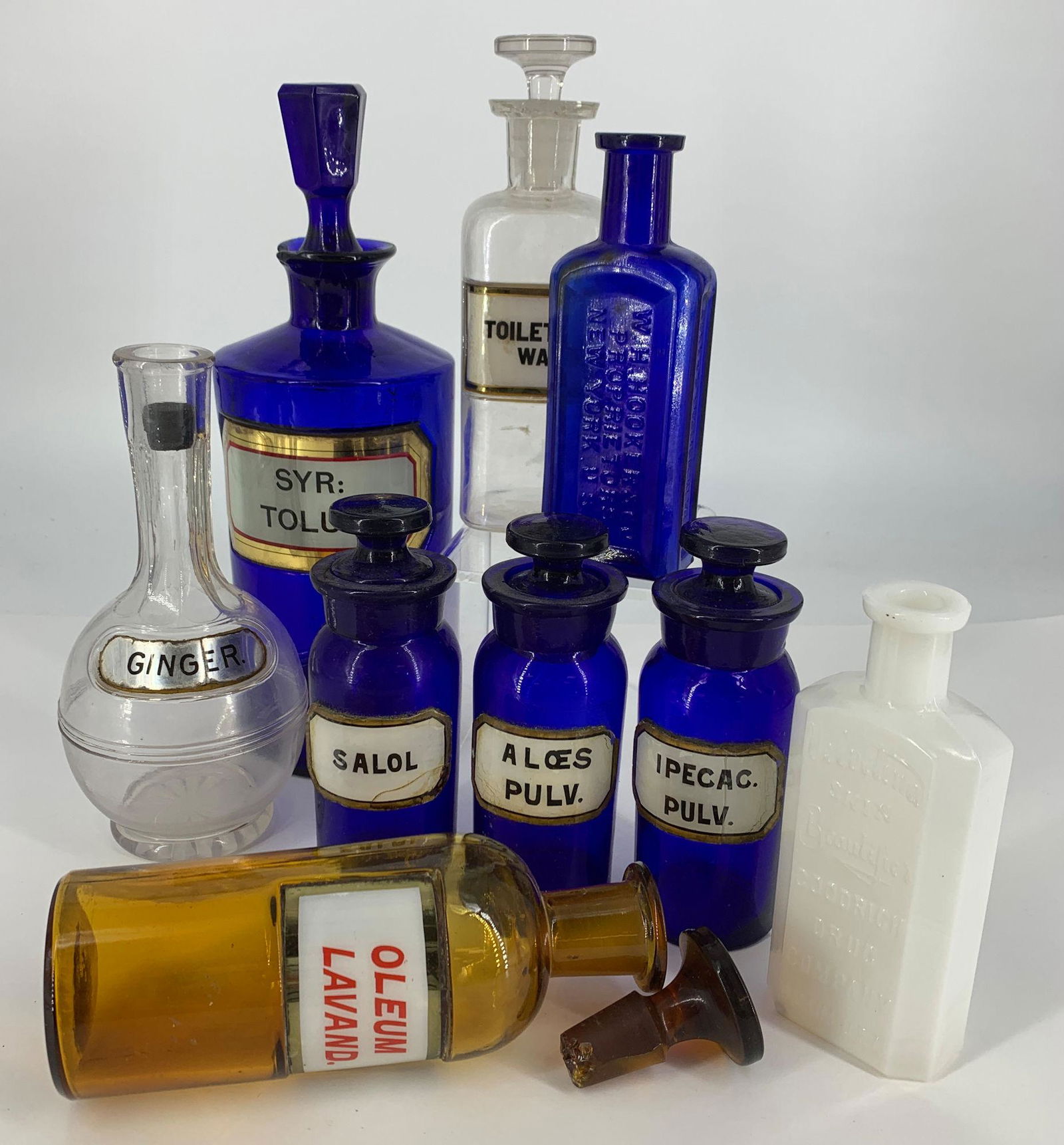 BOX LOT APOTHECARY BOTTLES INCLUDING W.H. HOOKER & CO, (1 of 1)