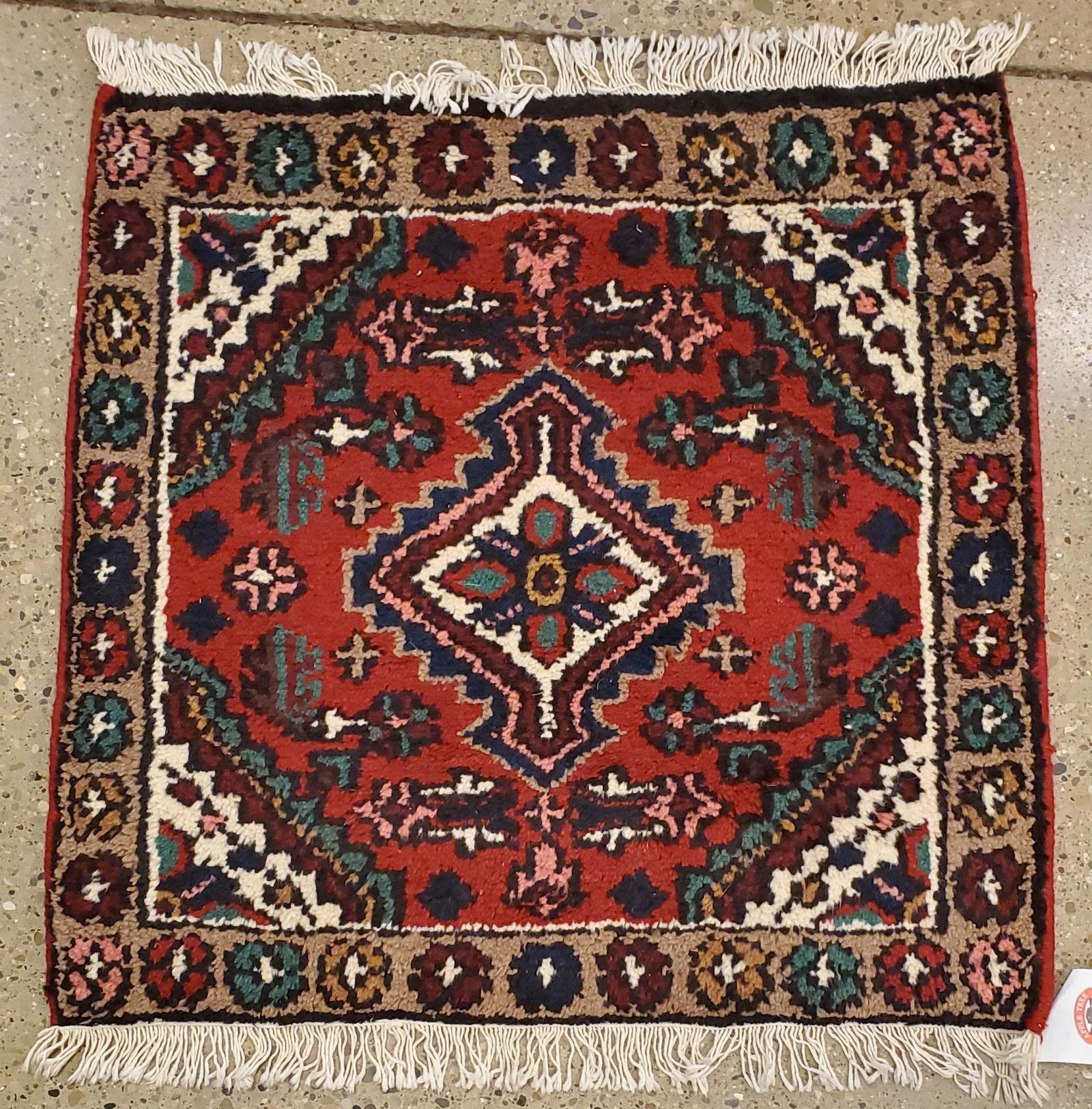 INDO PERSIAN TABRIZ RUG 2.5X2.5 (1 of 2)