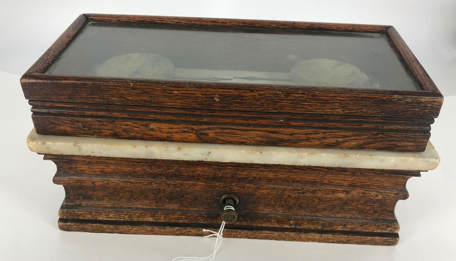 VINTAGE OAK BALANCE SCALE WITH COVER. (1 of 3)