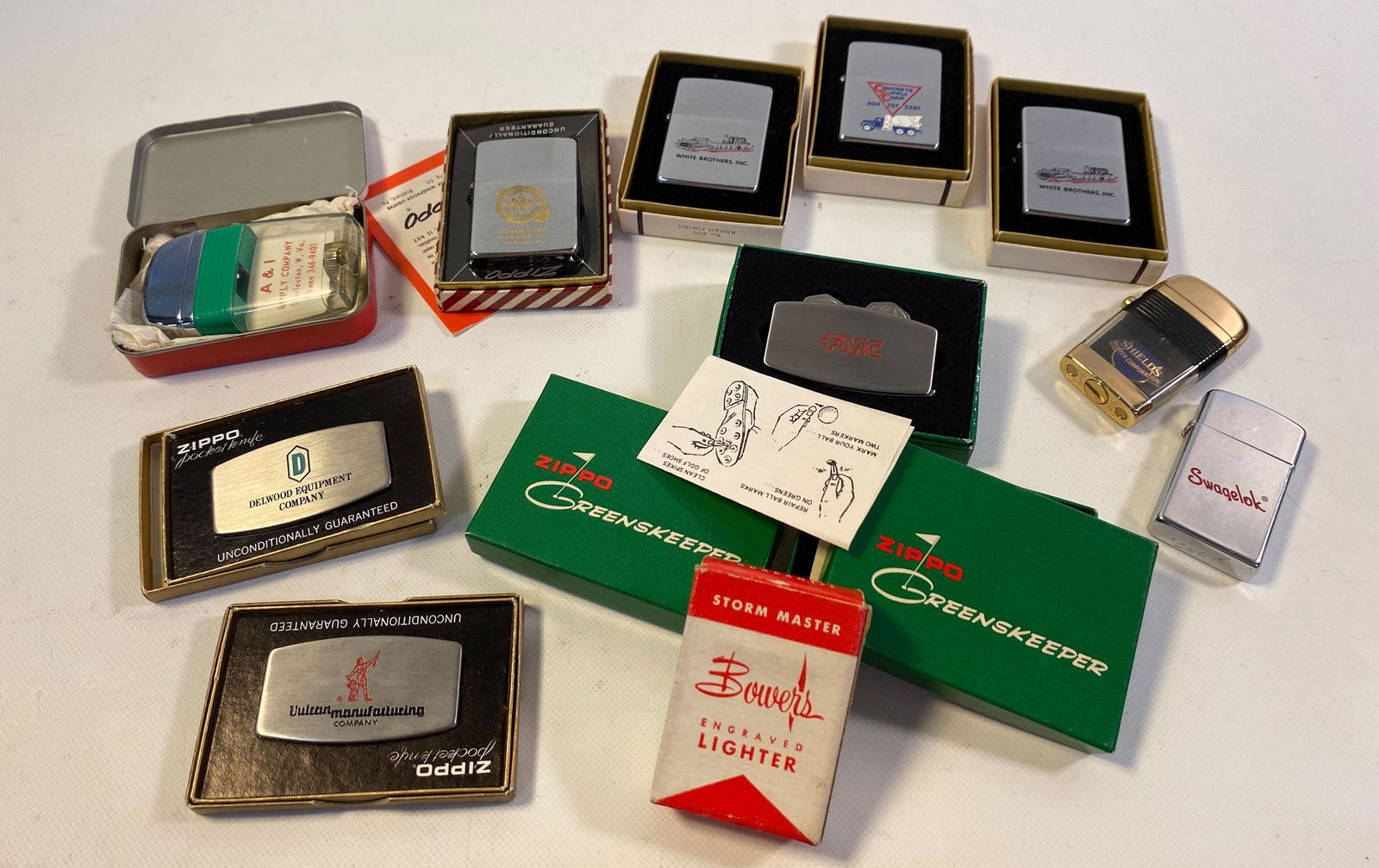 BOX LOT OF ASSORTED LIGHTERS & ACCESSORIES (1 of 8)