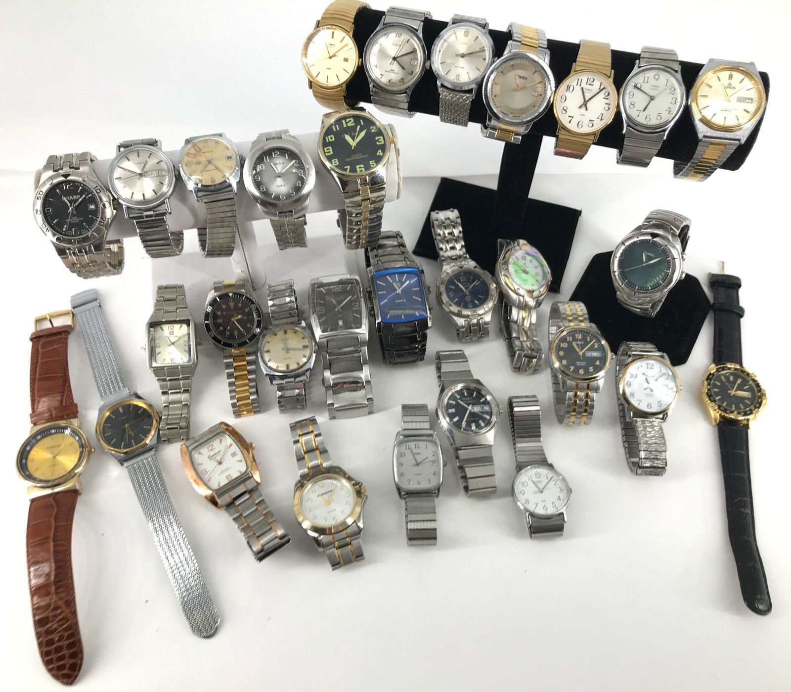 ASSORTED MODERN MEN'S WRIST WATCHES (1 of 11)