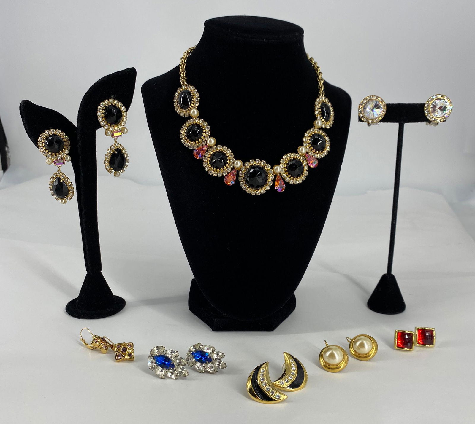 LOT OF FASHION JEWELRY (1 of 12)