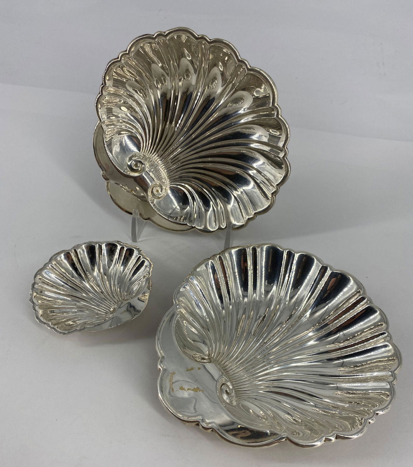 SET OF THREE STERLING SILVER TRINKET DISHES (1 of 8)