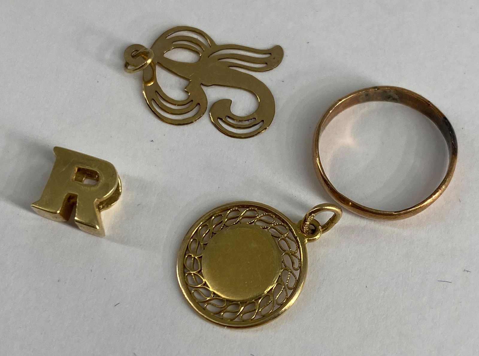 GOLD ACCESSORIES (1 of 2)