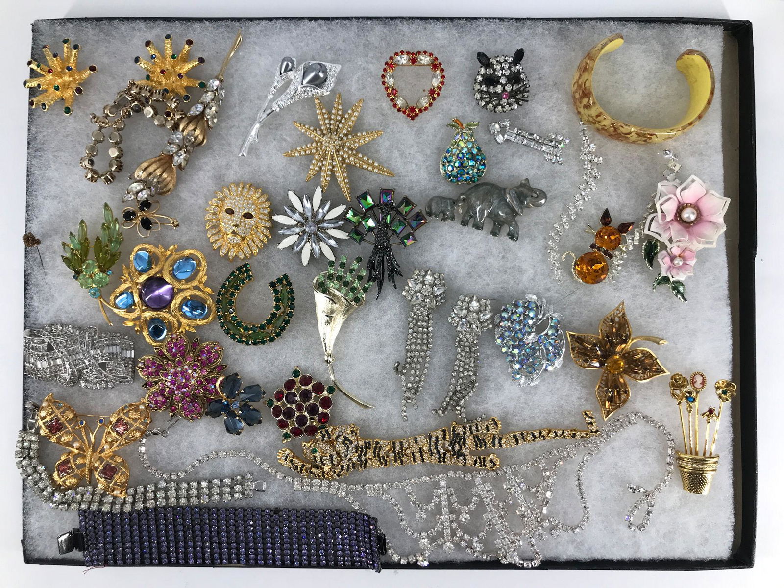LOT OF VINTAGE JEWELRY AND ACCESSORIES (1 of 10)
