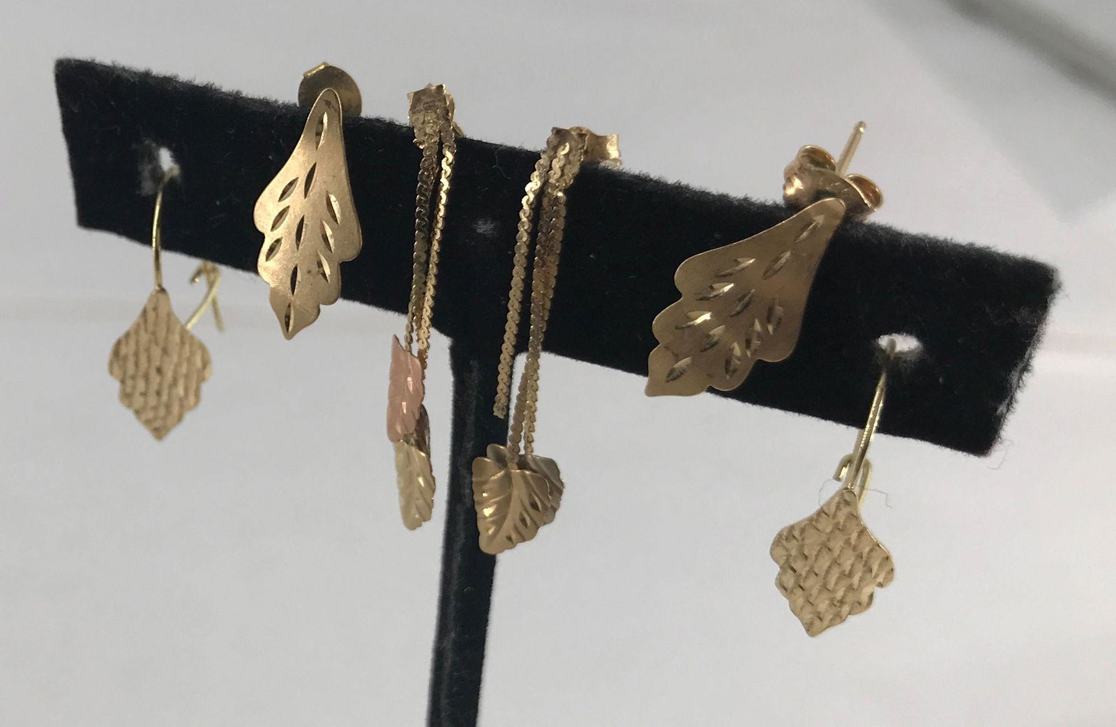 14KT YELLOW GOLD EARRINGS (1 of 2)