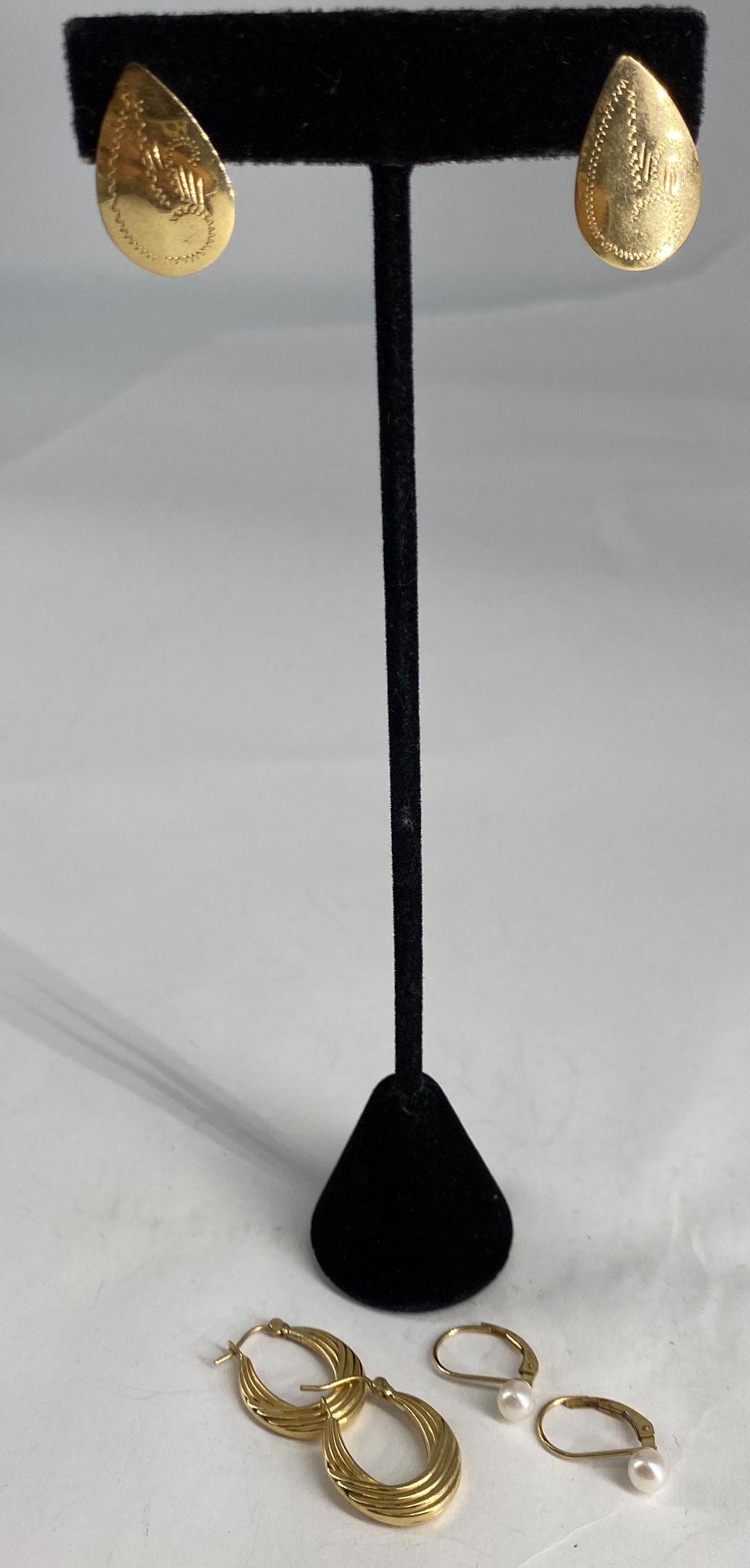 14KT YELLOW GOLD EARRINGS (1 of 5)