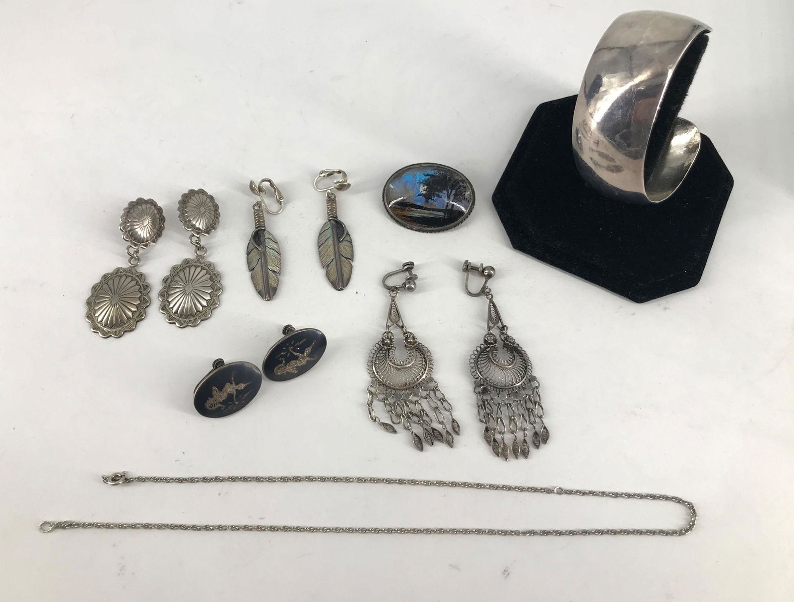 LOT OF FINE STERLING SILVER JEWELRY (1 of 5)