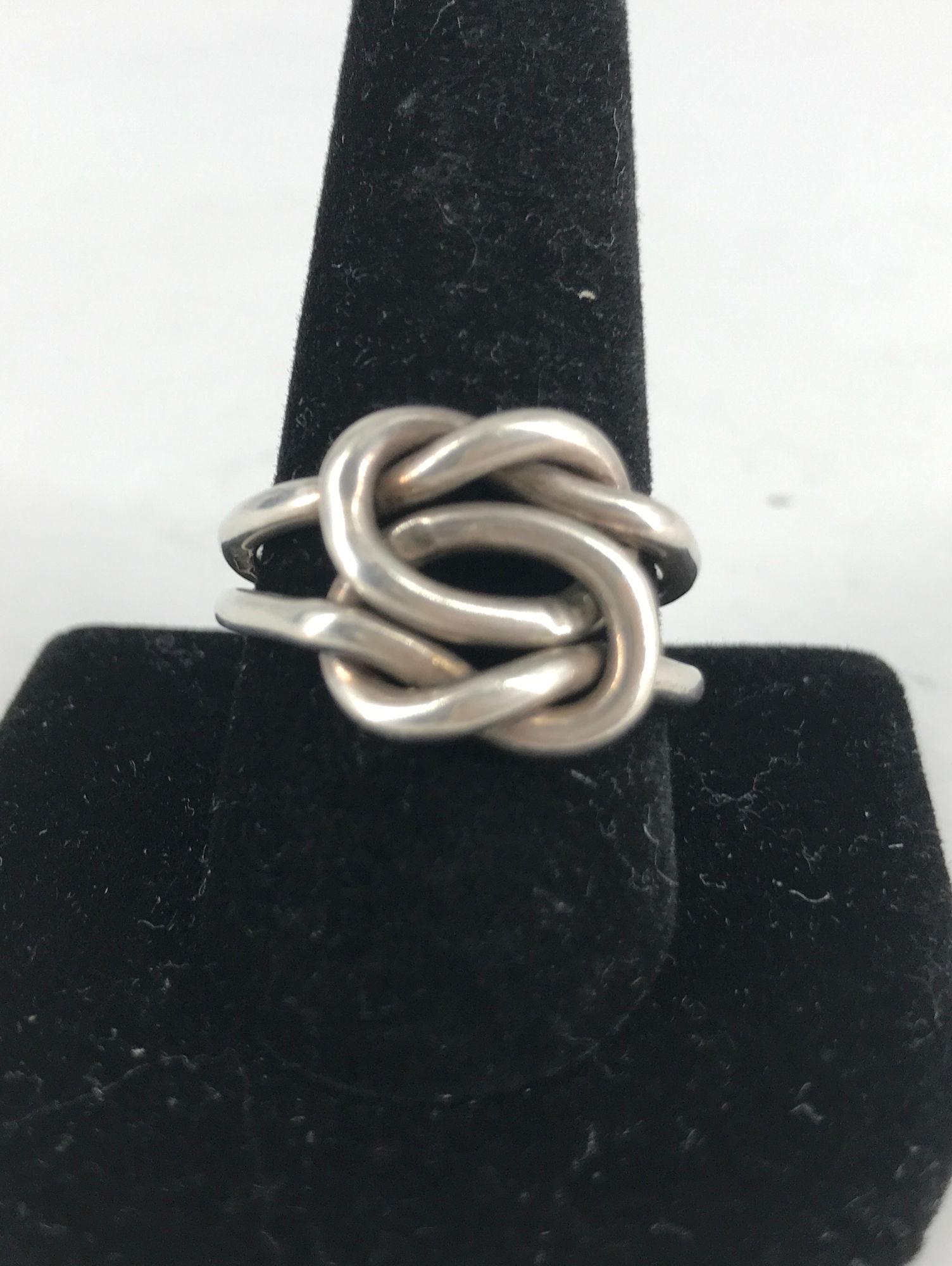 UNIQUE STERLING SILVER FASHION RING (1 of 3)