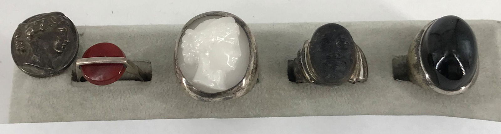 SILVER ACCESSORIES (1 of 5)