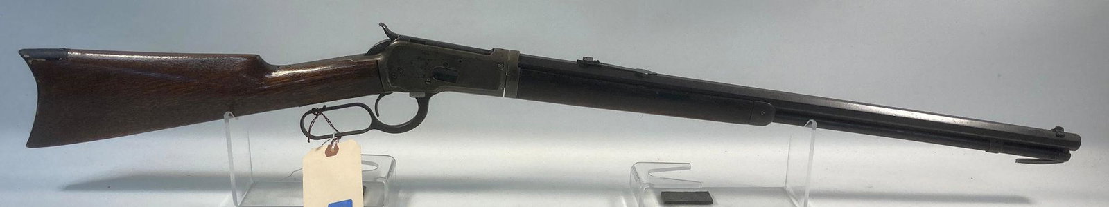 WINCHESTER MODEL 92 .32WCF CALIBER LEVER RIFLE SN:: WINCHESTER MODEL 92 .32WCF CALIBER LEVER RIFLE SN: 231254, REPLACEMENT BUTT STOCK, TAKEDOWN. BY BIDDING ON THIS LOT BUYER ACCEPTS RESPONSIBILTY OF KNOWLEDGE OF STATE AND FEDERAL LAWS FOR RECEIVING THI