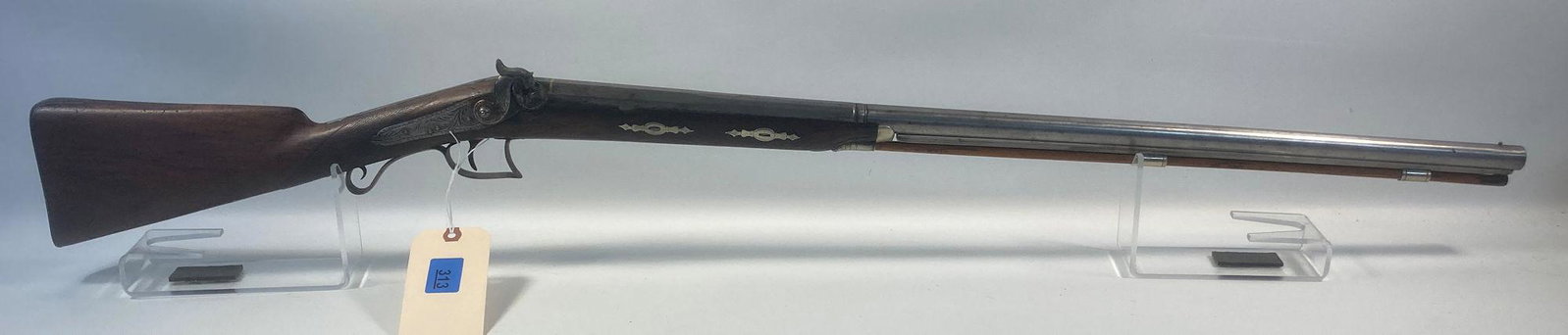 MANTON, 12 GAUGE MZ LOADER SINGLE SHOT SHOTGUN SN:: MANTON, 12 GAUGE MZ LOADER SINGLE SHOT SHOTGUN SN: NONE, INCLUDING 2 INLAYS WITH CRACKED STOCK. *********DOES NOT NEED CALLED IN **********