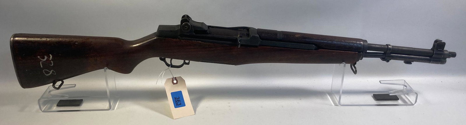 U.S MODEL M1, .30-06 CALIBER SEMI AUTO RIFLE, SN:: U.S MODEL M1, .30-06 CALIBER SEMI AUTO RIFLE, SN: 923481, REMANUFACTURED. BY BIDDING ON THIS LOT BUYER ACCEPTS RESPONSIBILTY OF KNOWLEDGE OF STATE AND FEDERAL LAWS FOR RECEIVING THIS ITEM.