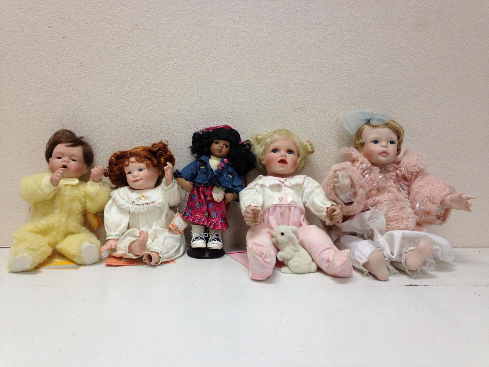 LOT 5 BOXED DOLLS INCLUDING ASHTON DRAKE. ALL ITEMS (1 of 1)