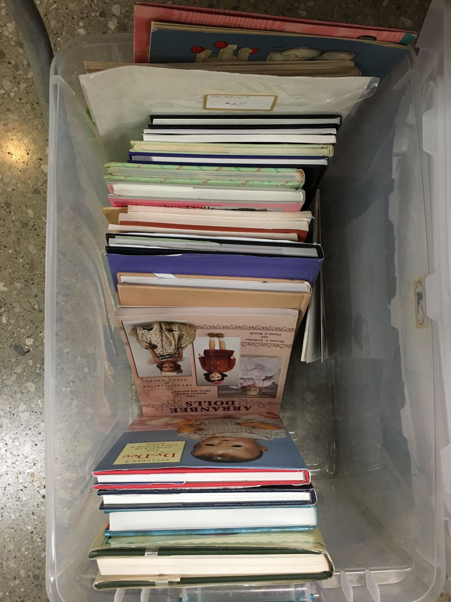 LOT MISCELLANEOUS DOLL REFERENCE BOOKS. ALL ITEMS SOLD (1 of 1)