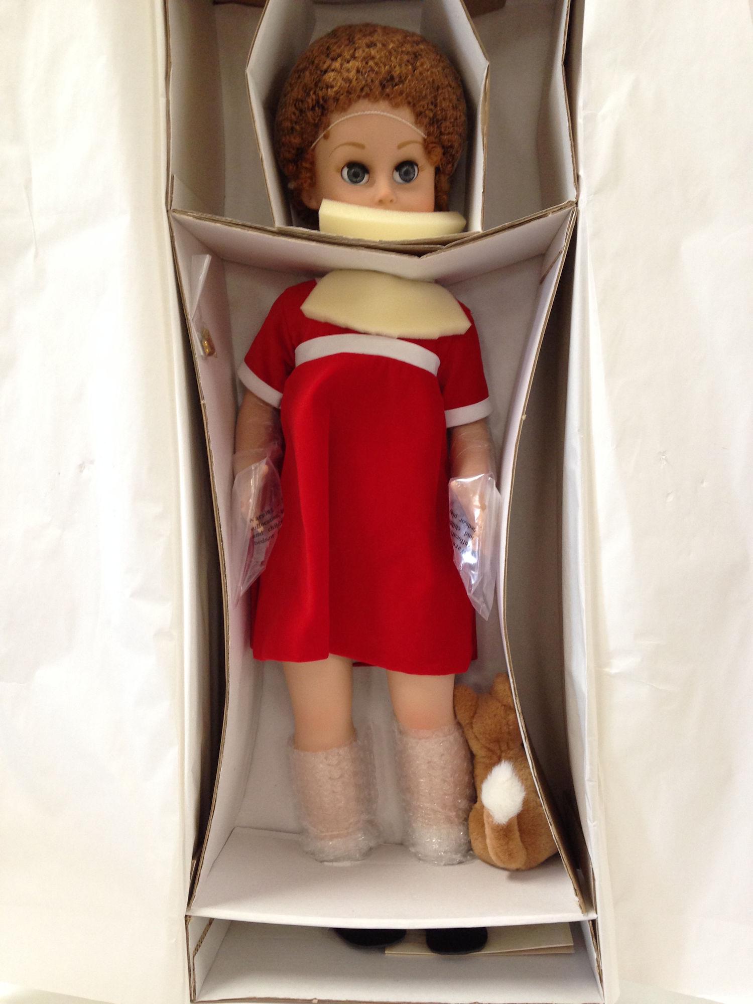 EFFANBEE ANNIE 29" CENTER PIECE IN BOX. ALL ITEMS ARE: EFFANBEE ANNIE 29" CENTER PIECE IN BOX. ALL ITEMS ARE SOLD AS IS. CONDITION REPORTS ARE NOT AVAILABLE.