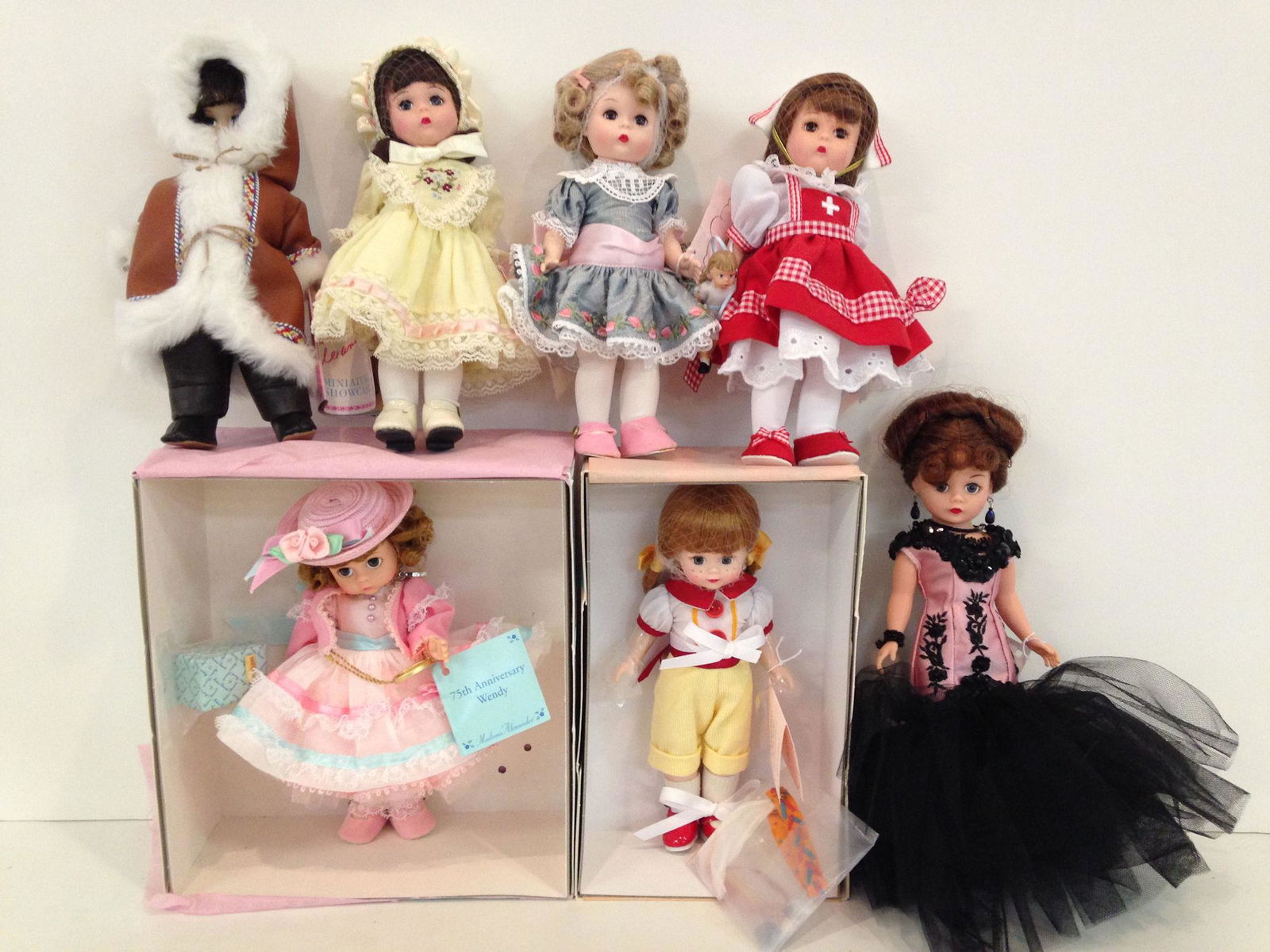 LOT 7 BOXED MADAME ALEXANDER DOLLS INCLUDING 75TH (1 of 1)