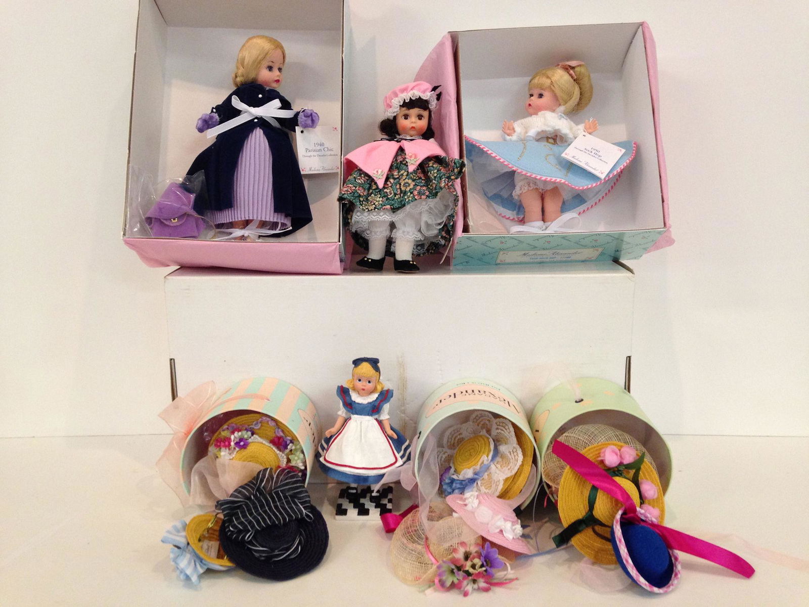 LOT MISC. BOXED MADAME ALEXANDER ITEMS INCLUDING ALICE (1 of 1)