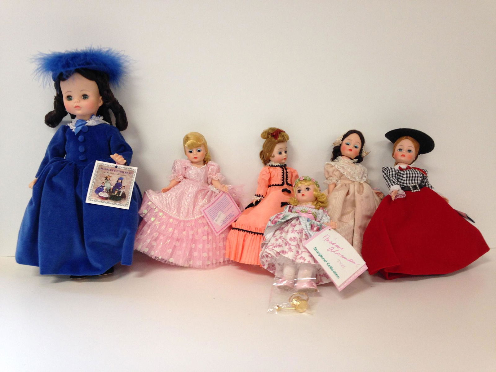 LOT 6 BOXED MADAME ALEXANDER DOLLS INCLUDING AMERICAN (1 of 1)