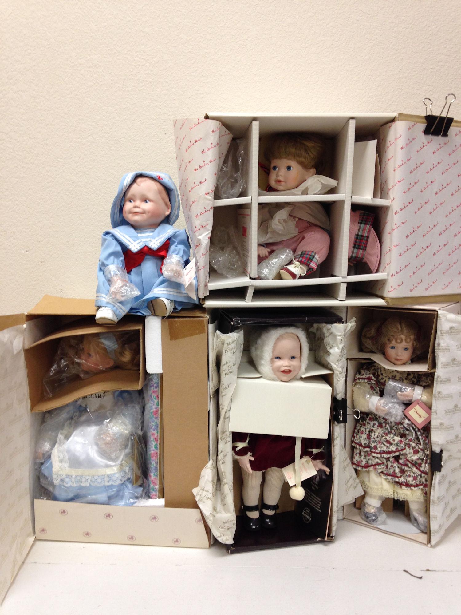 LOT 5 BOXED PORCELAIN DOLLS INCLUDING ASHTON DRAKE. ALL (1 of 1)