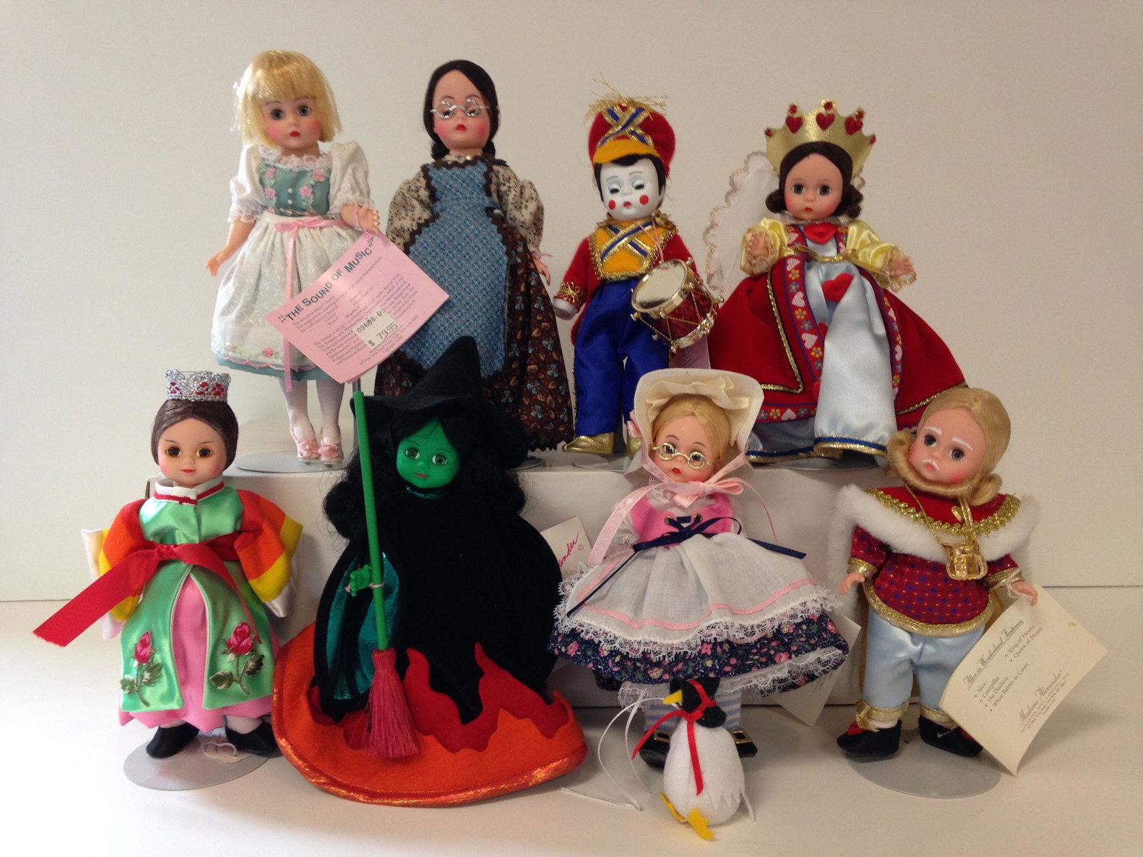 LOT 8 BOXED MADAME ALEXANDER DOLLS INCLUDING WEEPING: LOT 8 BOXED MADAME ALEXANDER DOLLS INCLUDING WEEPING PRINCESS KOREA. ALL ITEMS ARE SOLD AS IS. CONDITION REPORTS ARE NOT AVAILABLE.