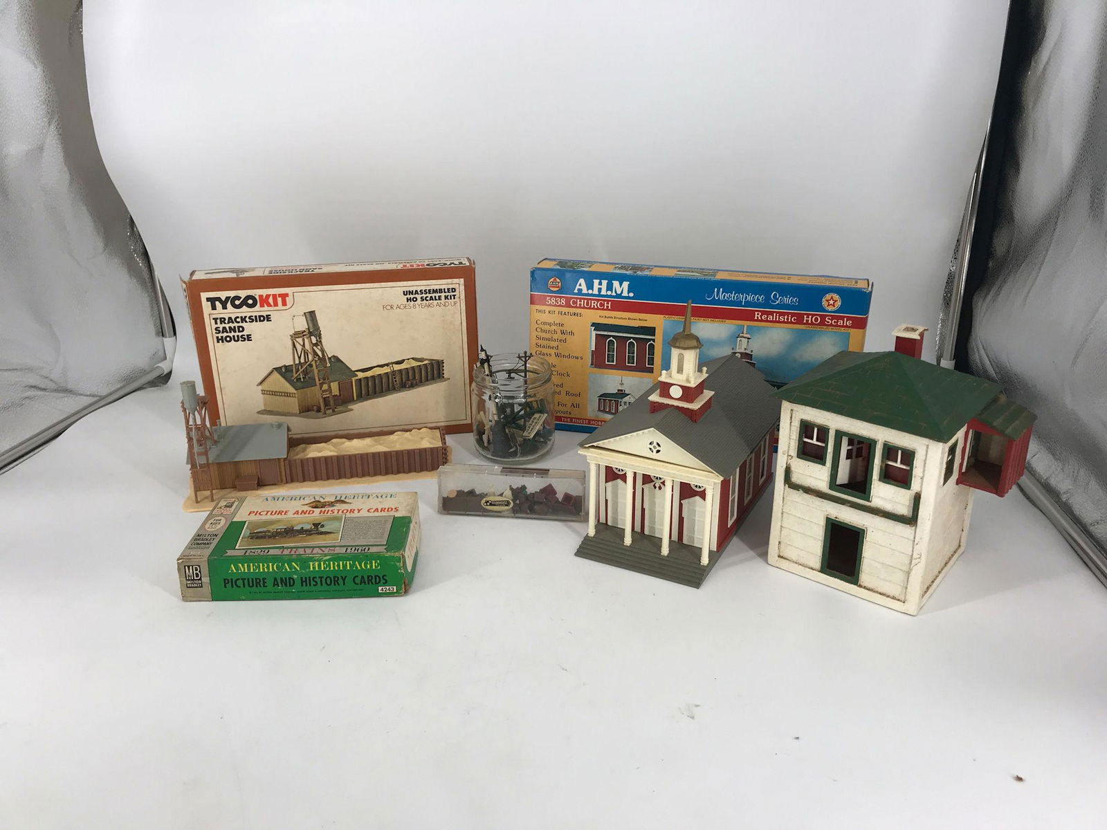 BOX LOT HO BUILDINGS (1 of 7)