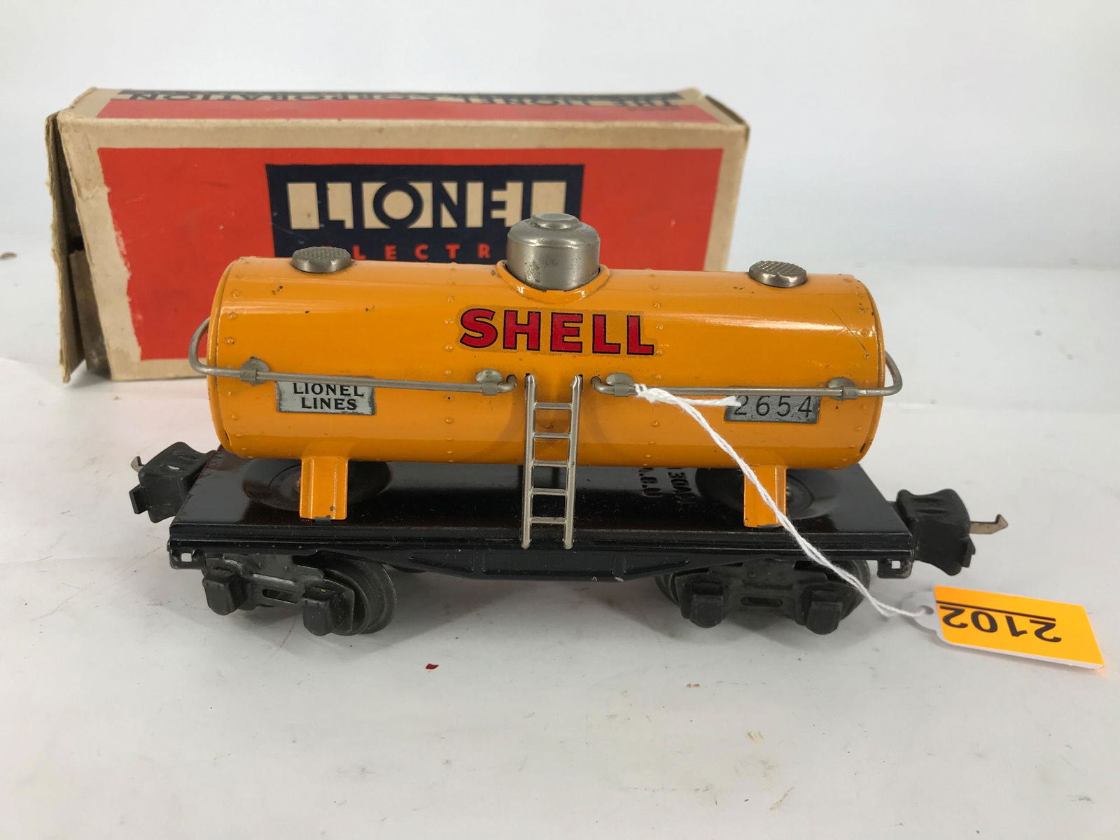 LIONEL PREWAR O GAUGE 2654 SHELL TANK CAR IN ORIGINAL (1 of 4)